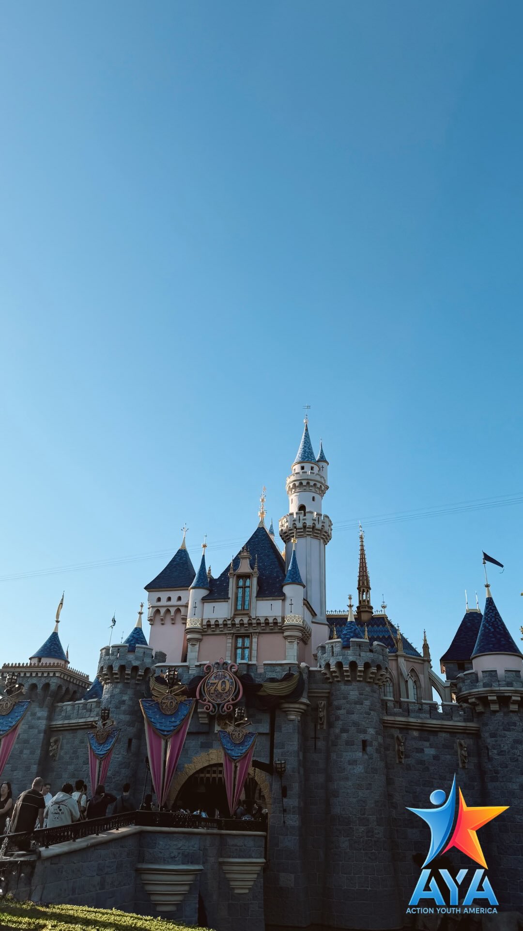 Smiles, laughter, and a little Disney magic! ⭐️🏰
Nothing beats seeing our ELO/MUSD students from Eastmont, Macy, and Montebello Intermediate make memories, build friendships, and enjoy an unforgettable day at the Happiest Place on Earth. 💙
#AYA #MUSD #ELO #afterschoolprogram #disneyland