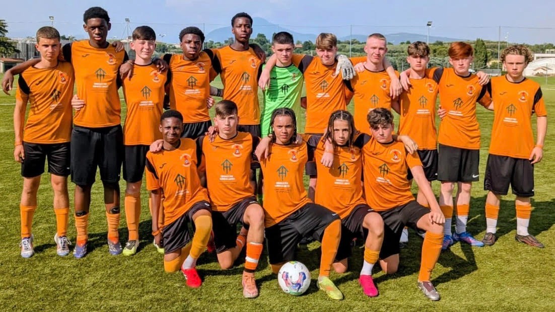 Well done to Joel and Papa in Y10 and their Salford School Boys under 15s team who travelled to Italy last week representing the City in 3 matches against Italian sides. What an amazing experience for all involved! ⚽ @salfordschoolsfa #believebelongachieve
