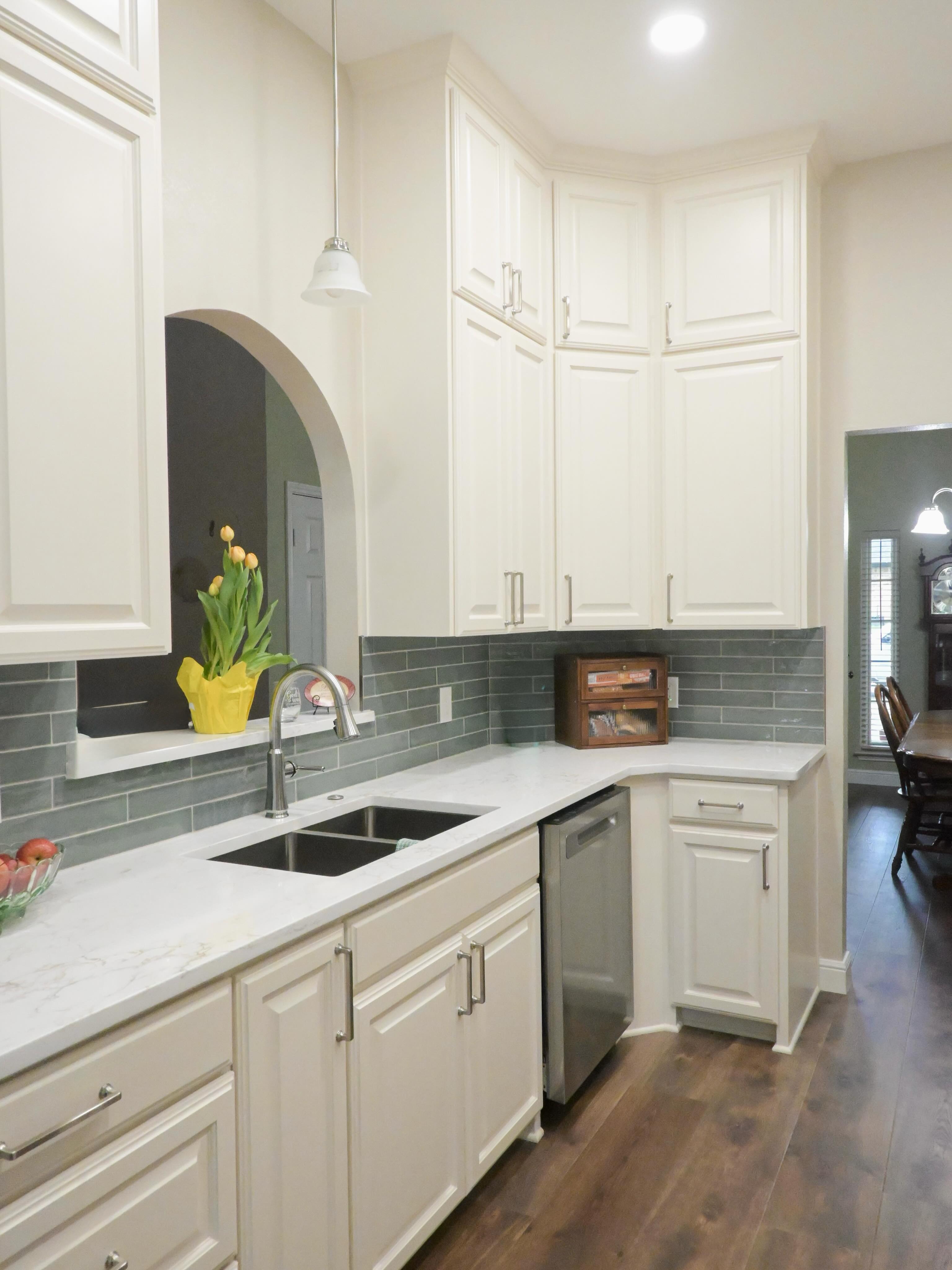 We fell in love with these clients (and their kitchen makeover too)❤️ Check out the before and after pics.