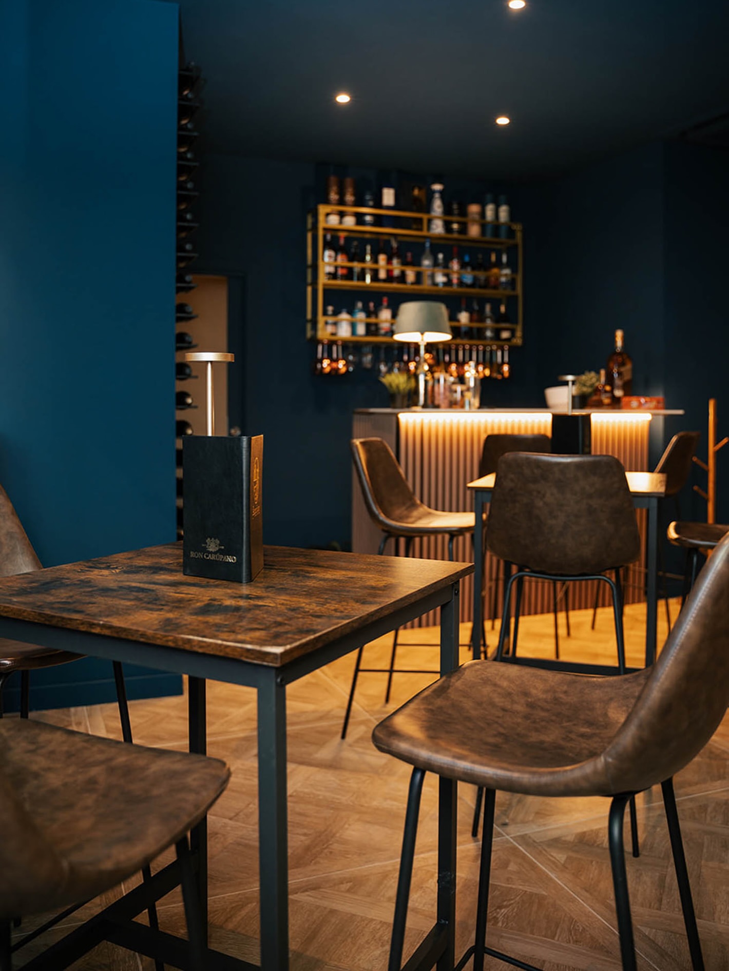 Un espacio pensado para disfrutar con más intimidad.
Nuestro reservado es el lugar perfecto para
celebraciones especiales, cumpleaños o encuentros privados donde cada detalle cuenta.
En Aranjuez Steak House, la experiencia también se vive en privado. ✨
#AranjuezSteakHouse #SteakHouse #Reservado #eventosprivados