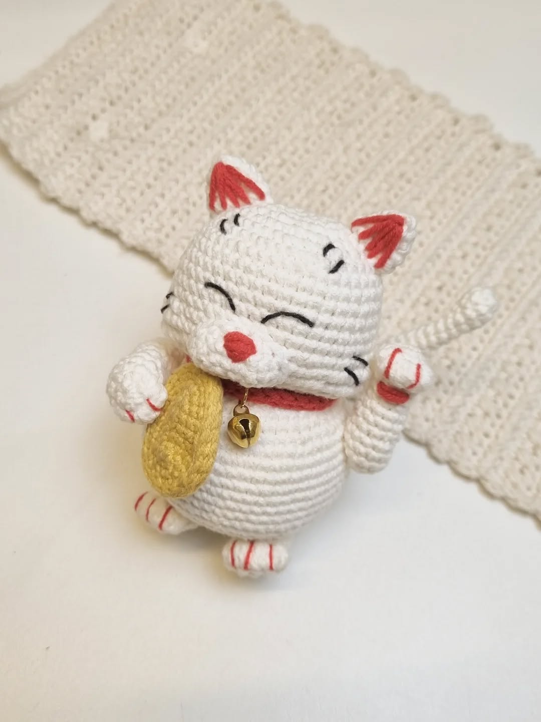 GATO DA SORTE✨️🥠🐱🤞
Saiu agora do forninho e vai estar estampado na nossa nova camiseta-receita. Se quiser adquirir a camiseta na pré-venda só mandar um oi que eu envio o link do formulário para encomendar a sua!!
Bom mini feriado!