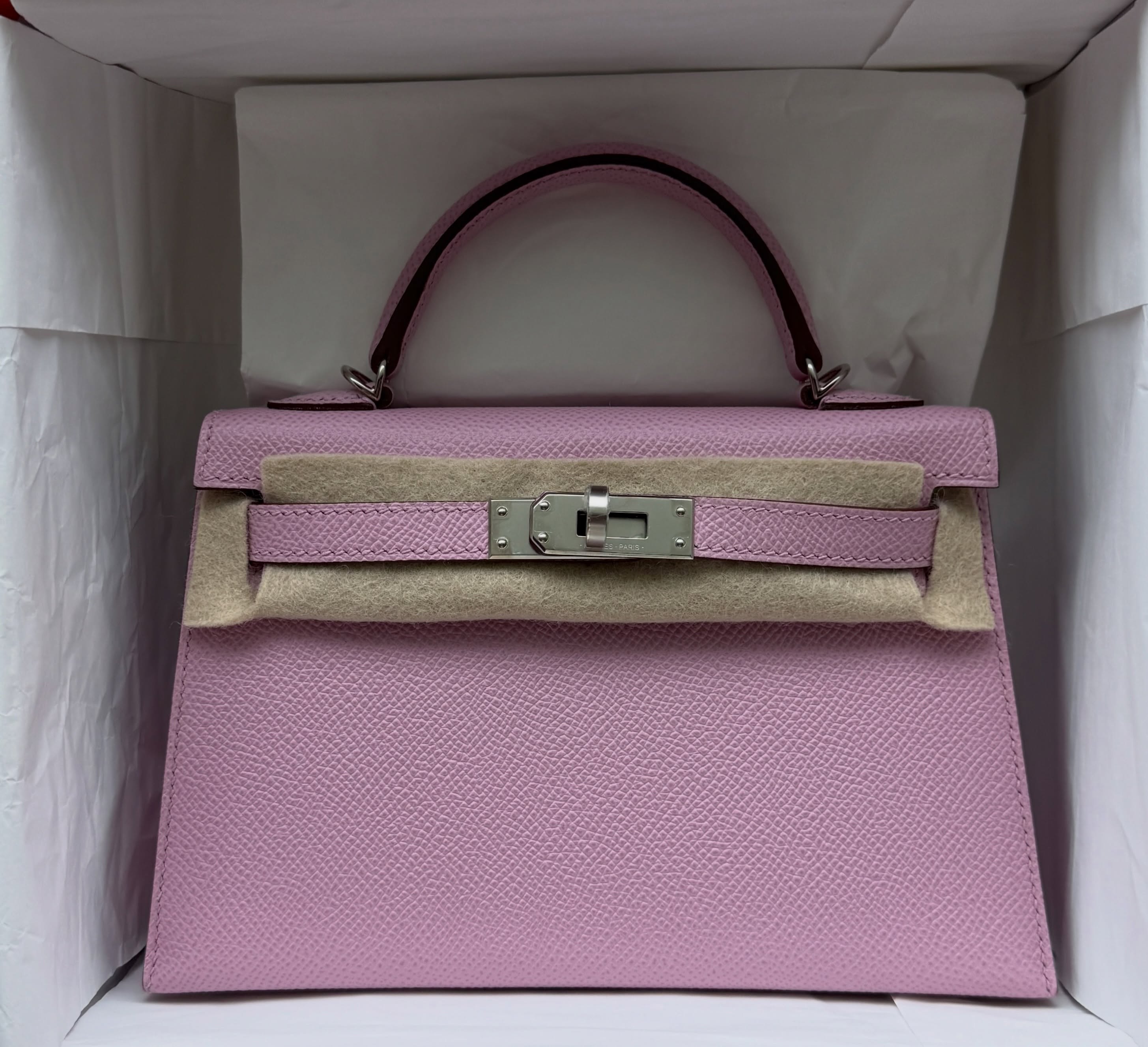 ✨LIKE NEW✨
MINI KELLY
COLOR: MAUVE SYLVESTRE
LEATHER: EPSOM
HARDWARE: PALLADIUM
YEAR: 2022
PRICING: $32990
We want to remind our followers that fake accounts have been reaching out to people who comment about bags and availability.
For accurate details on pricing or availability, please contact us directly through the links in our profile header or by sending us a DM. Be sure you’re communicating with our official verified Instagram account—you’ll see the blue checkmark on our page or next to our name in your messages.
All invoices are issued only from email addresses ending in @luxejunky.com, and payments are accepted solely by bank transfer. We will never request payment through any other email, platform, or method. When paying by wire transfer, please message us on our insta first or email us at info@luxejunky.com.
Luxe Junky is a registered US business operating in the resell of authentic Hermès handbags. We are not affiliated with any brand represented on our page.