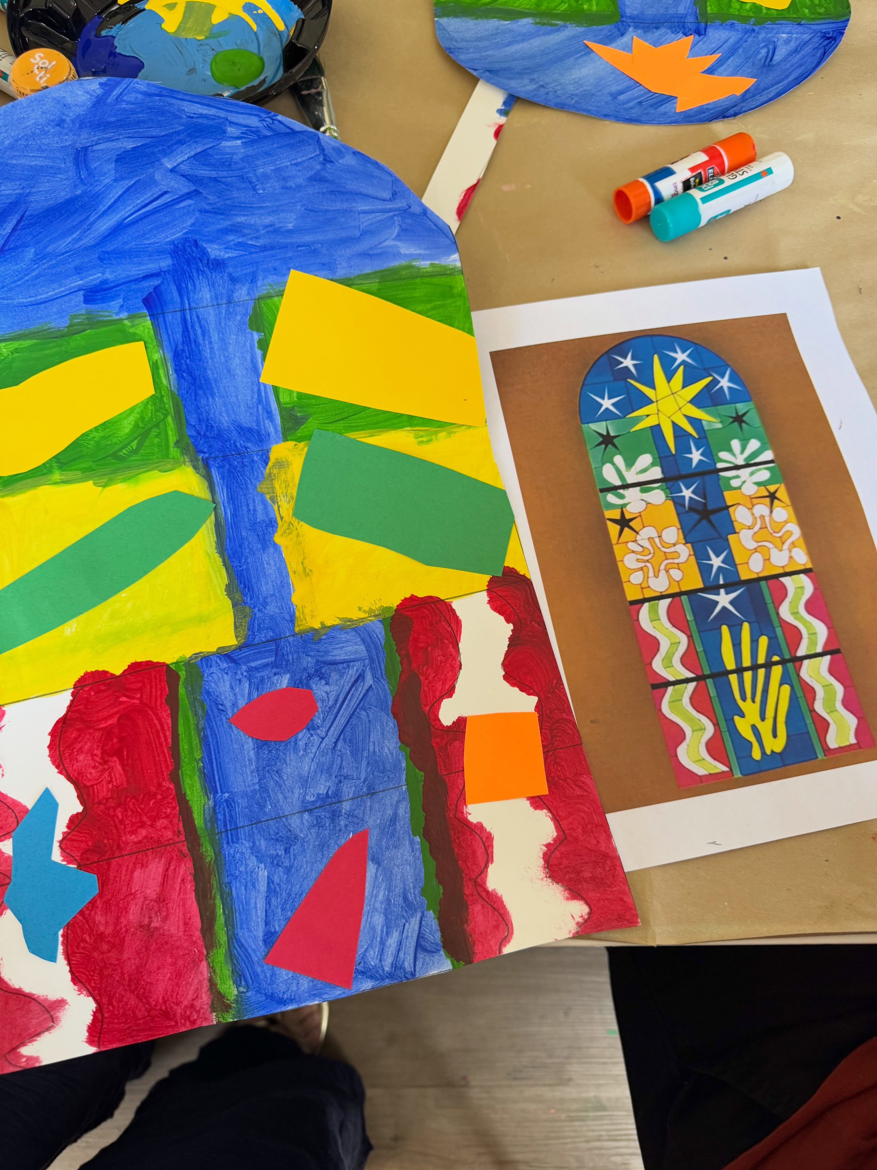 🎨✨ Creativity, connection, and a lot of color filled the room at today’s Adult Art Group!
Today our art group worked together to create their own stained-glass-inspired masterpieces, practicing planning, decision-making, following directions, problem-solving, creativity, and fine motor skills along the way. Most importantly, they had the opportunity to socialize, collaborate, and express themselves through art in a supportive and welcoming environment.
We love seeing each person’s unique interpretation come to life—no two projects are ever the same! 💙💚💛❤️
Interested in joining our Adult Art Group or learning more about our adult programs? We’d love to hear from you! Reach out to info@keystocommunicate.com for more information.
#KeysToCommunicate #AdultArtGroup #CreativeExpression #NeurodiversityAffirming #AdultPrograms ArtTherapyInspired SocialConnection CommunityMatters SpecialNeedsAdults AutismAcceptance InclusivePrograms MetuchenNJ MiddlesexCountyNJ AdultServices ProcessOverProduct 🎨🖌️✨