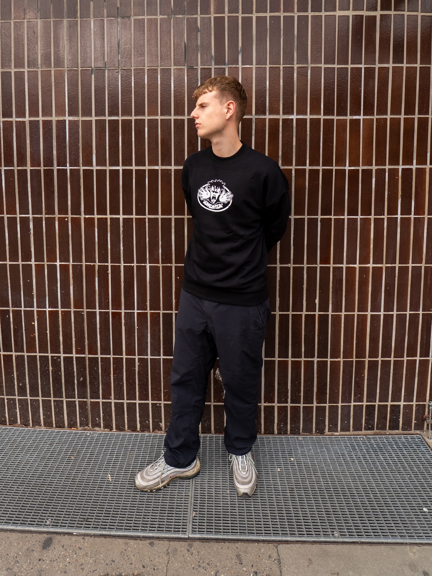 Just recovered from our big CONNECT sesh this weekend, and we’ve got some good news for you all!! 🤭
As our good friend @sweatertraxs is releasing his first full EP on our label, it only felt right to drop some fresh merch alongside it. The Sweater Sweater is now available for pre-order via the link in our bio:
- Price: €45 + shipping (or free pick-up in Berlin)
- Screen-printed on a heavyweight black sweater
- Pre-order deadline: 10.06.26
PS: We’ve also just dropped snippets from the full EP on our – don’t sleep on this one! 🤫
Photos by @dj.abiball
Model: @sunniiibunni & @sweatertraxs