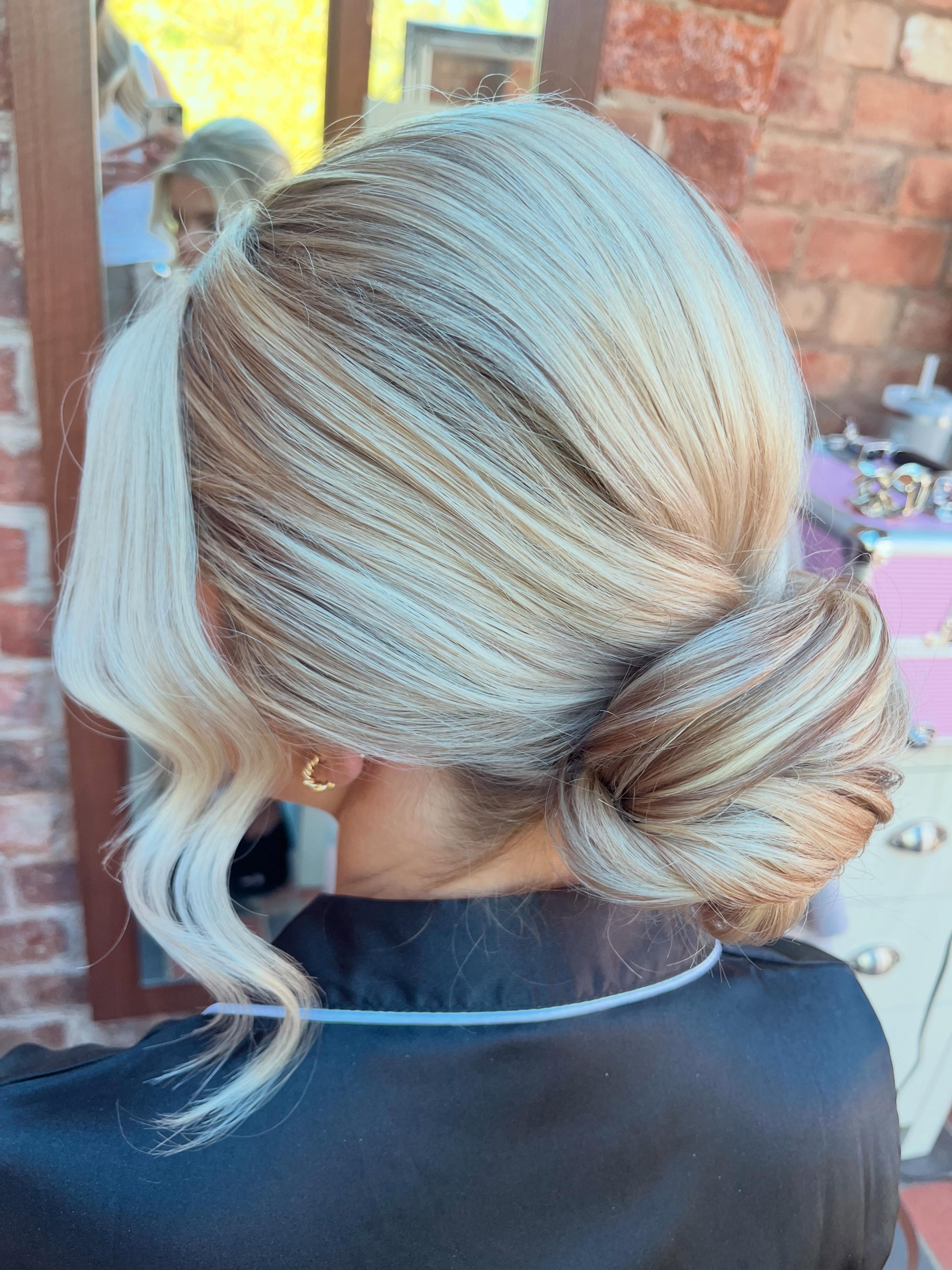 đ 2026 full until September
Taking bookings for 2027
Enquire on my website
Link in my bio â¤ď¸
#weddinghairleicestershire #leicesterweddinghair #weddinghairstylistleicestershire #bridalhairstyle