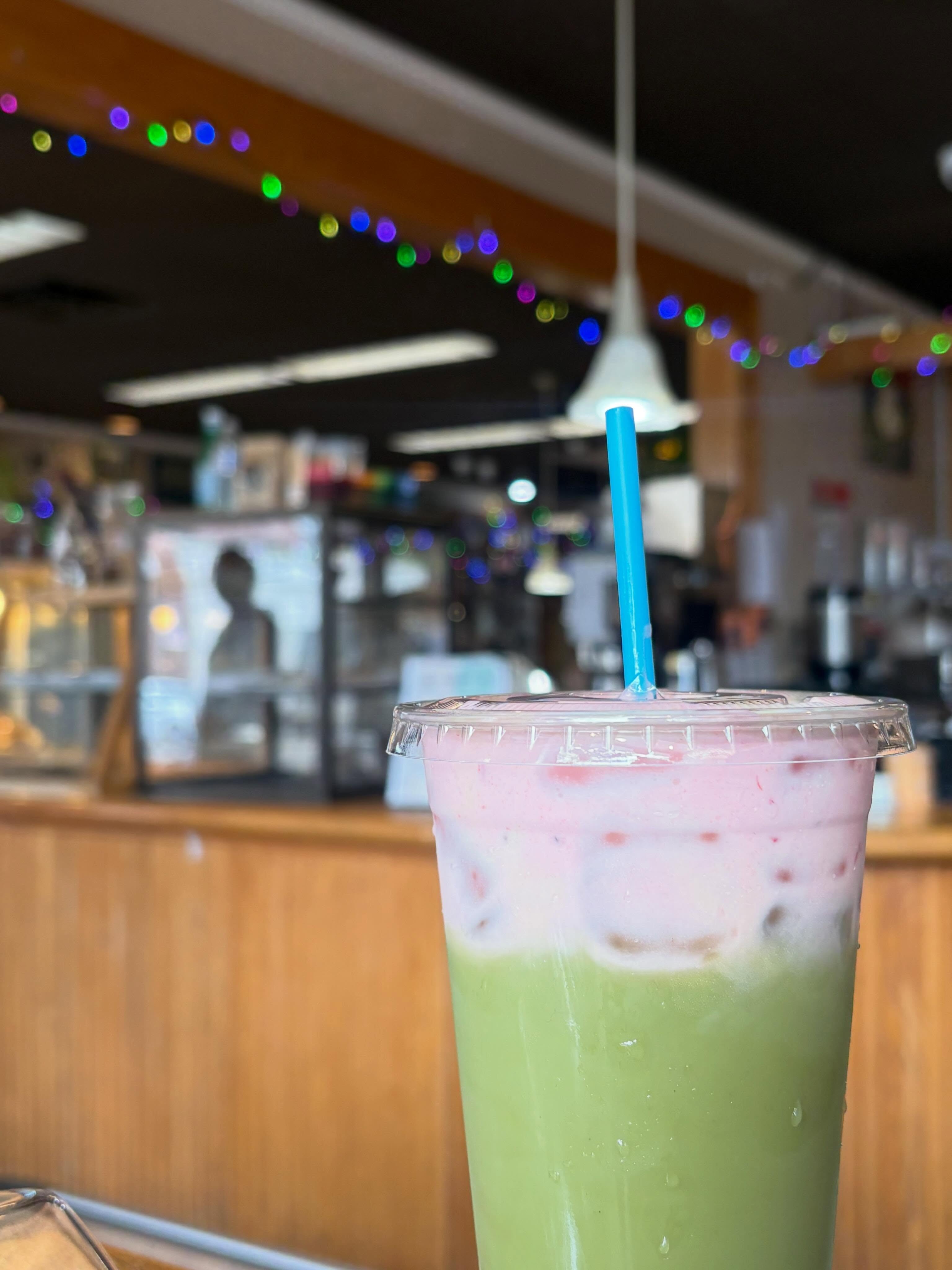 CRAZY FOR COLD FOAM!!! Come try our newest addition to the Creamery: cold foam! It’s the perfect way to elevate any drink. Whether it’s with a mocha or a matcha (like pictures above), cold foam makes the drink 10X better and so much more yummy. Come try it today!
#southstreetcreamery #southstreetcreamerycafe #coldfoam #matcha #mocha
