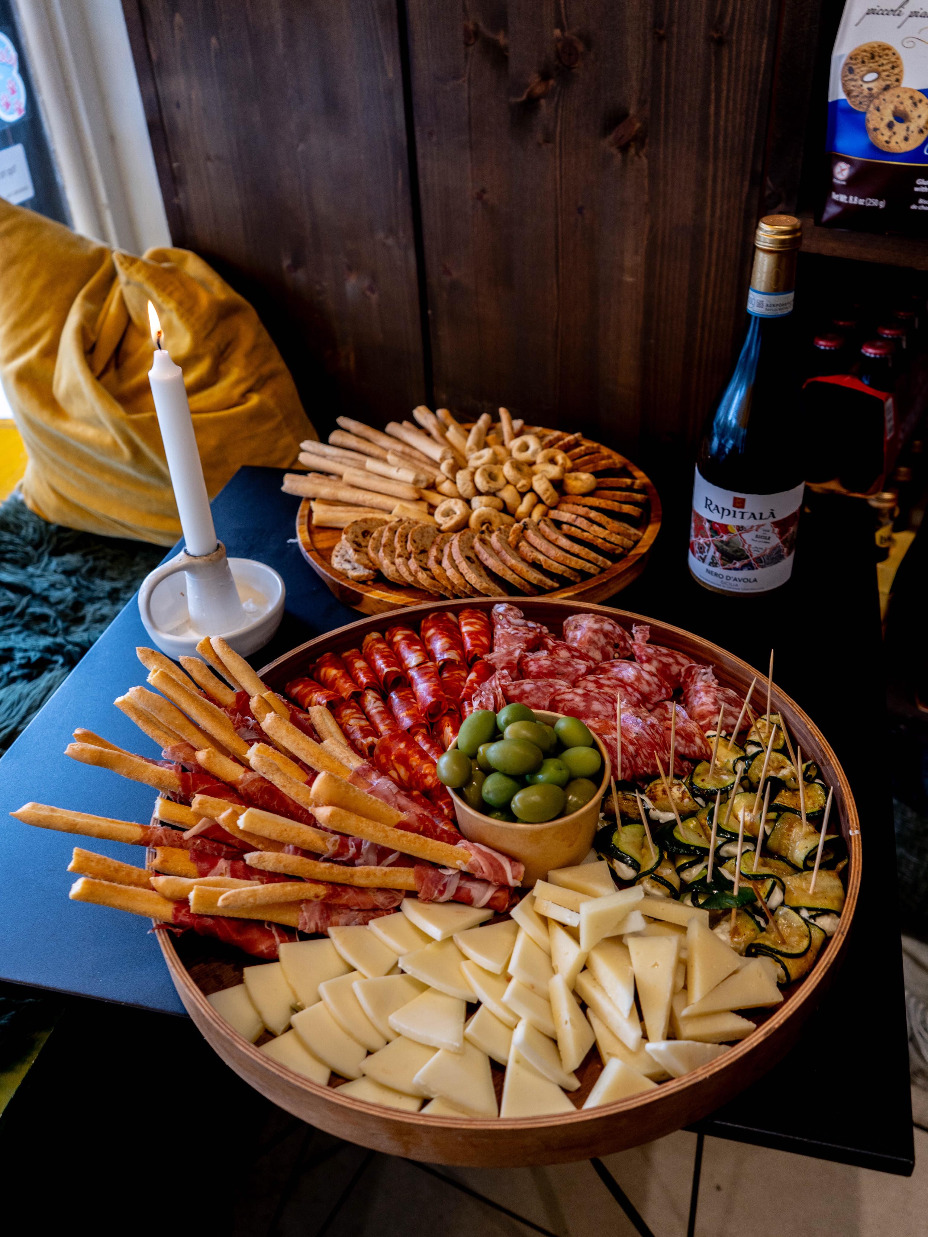 Hosting this summer? ☀️
Whether it’s a kids’ birthday, a family get-together, or drinks with friends in the garden, our sharing platters make feeding a crowd easy.
Give us a call, place your order, and leave the food to us. More time enjoying, less time stressing 🇮🇹
#SharingPlatters #PartyFood #kensalrise #italiancatering