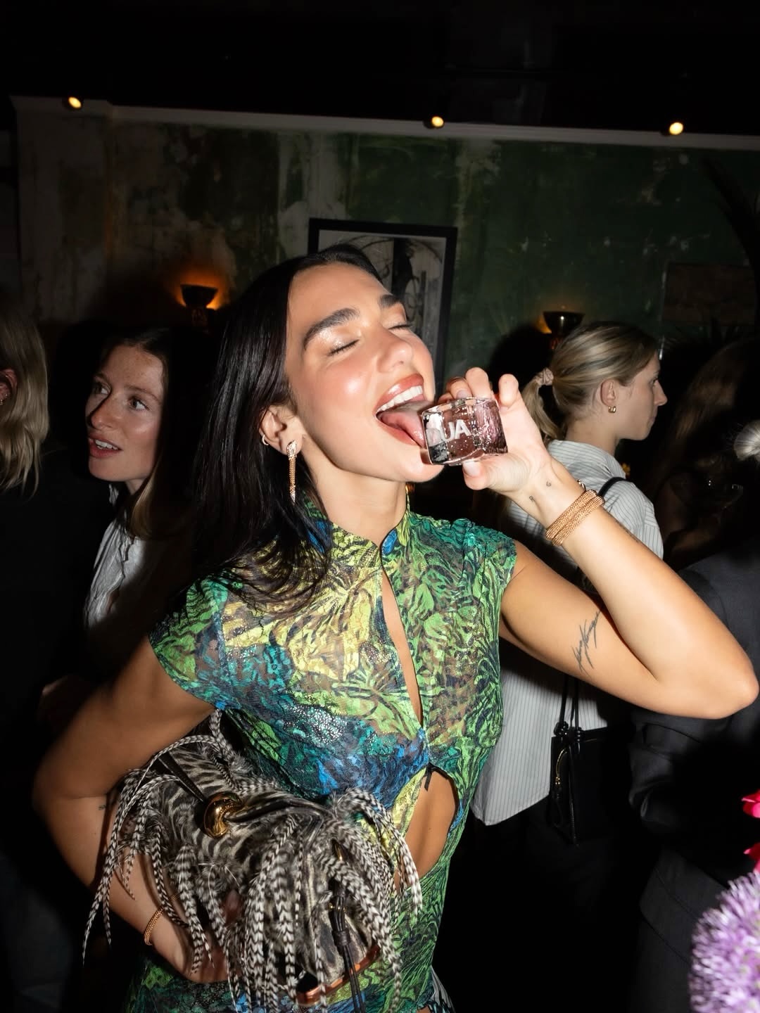 @dualipa
Celebrating the launch of @duabyab ✨
#dualipa #duabyab #ice #bespokeice #london
