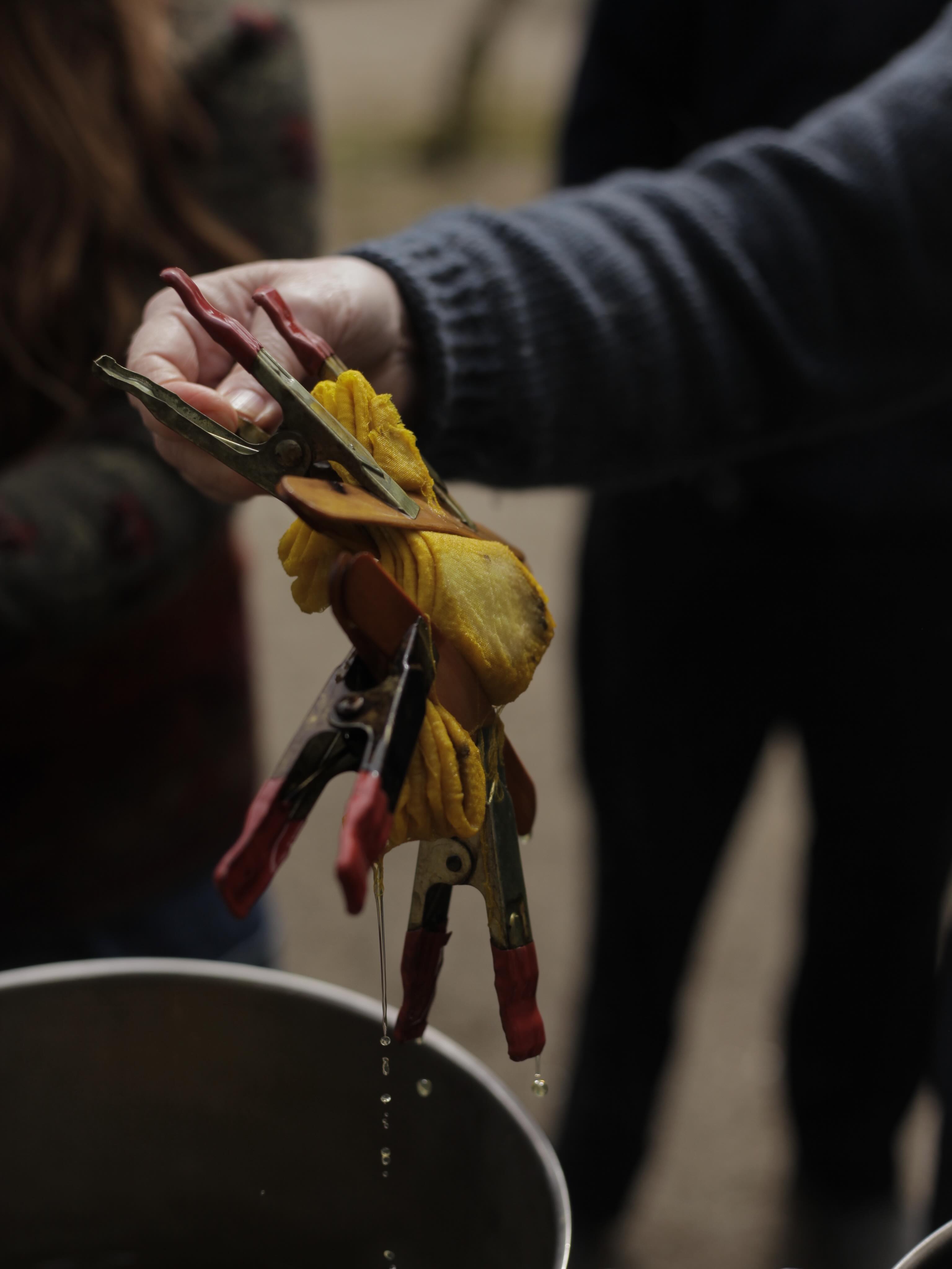 Last Natural Dye workshop before I go on maternity leave will be held @potager_garden on Friday 7th August. A day of creativity, experiencial learning, curiousity and play that will run from 10.30-4.
Come gather in the beautiful studio to learn about the alchemy of natural dyes as we cover everything you need to know to take this practice home. How to source fabrics, prepaire then for the dye pot (scouring and modifying). We will create dye pots, learn about plants and dye your own woven wool scarf and many seasonal colour samples.
£120 for the day including all materials. You can bring a pack lunch or enjoy lunch at Potagers fabulous cafe.
#naturaldyeworkshop #naturaldyes #wildcolour #naturaldyeing #potager