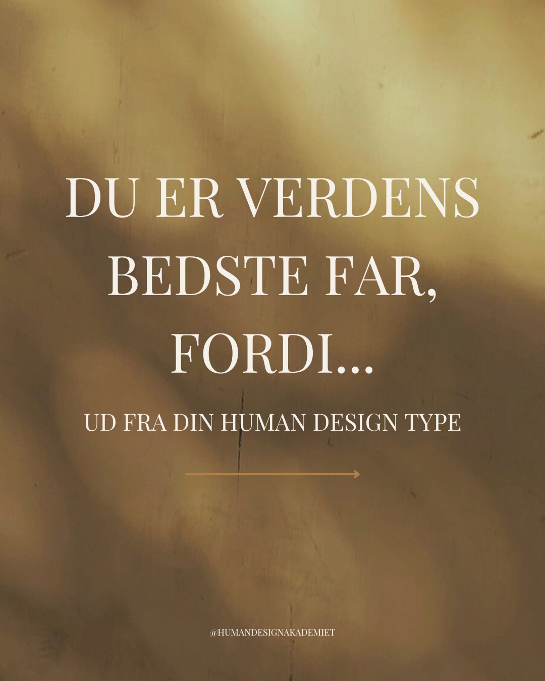 Kære far.
Der kommer dage, hvor du tvivler på dig selv.
Dage hvor du føler, du kunne have gjort det bedre.
Været mere nærværende.
Mere tålmodig.
Mere overskudsagtig.
Men dit barn ser ikke alt det, du tror.
De ser din kærlighed.
De ser dine forsøg.
De ser den måde, du altid bliver ved med at møde op.
Og en dag vil de forstå, hvor heldige de var.
❤️ Tag den far, der fortjener at høre det i dag.
#farsdag #humandesigndanmark #farlivet #mitguld #farsdag2026