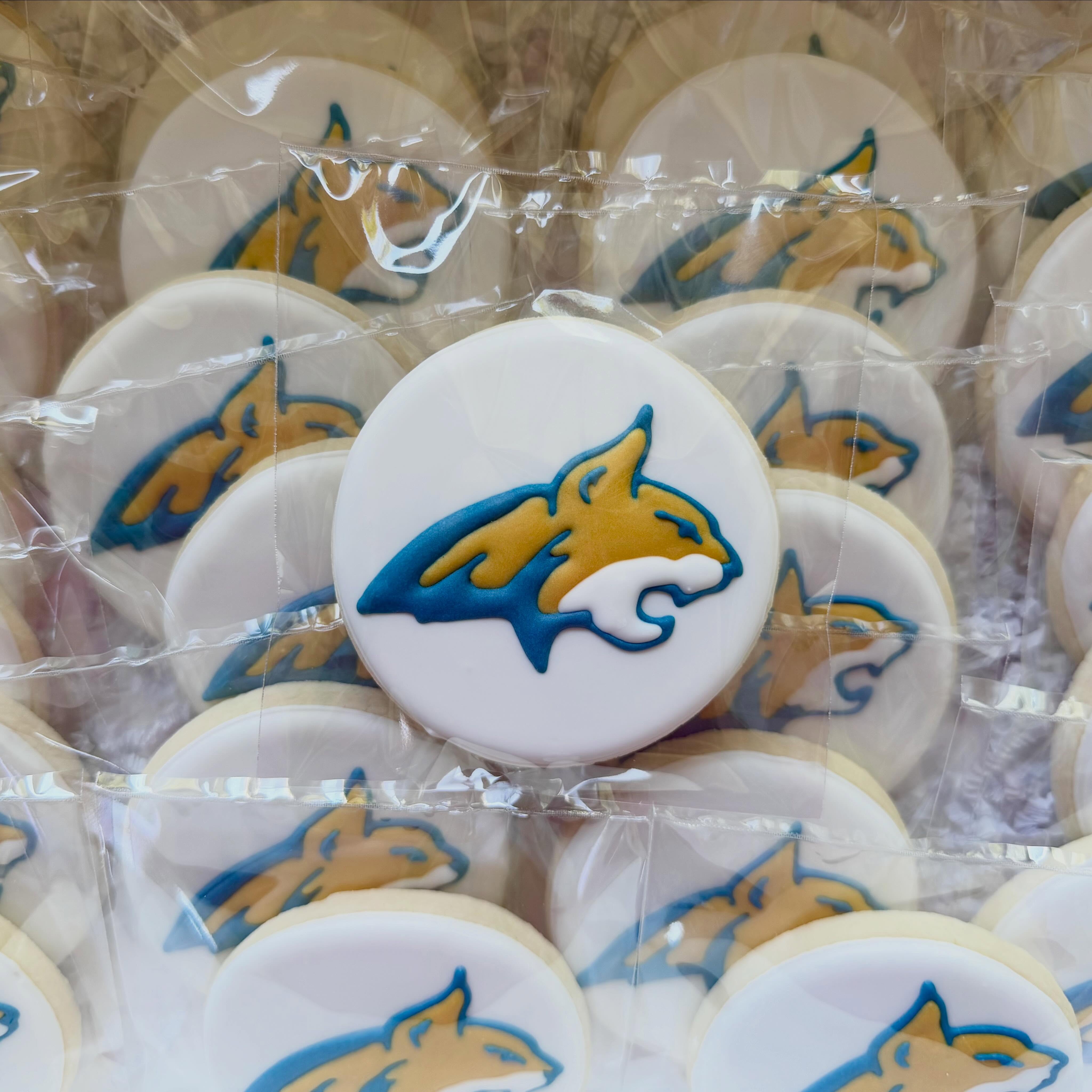 Next stop: Montana State University 💙💛Congrats to this grad!
.
.
.
#gradcookies #montanastateuniversity #bozeman #montana #sugarcookiesofınstagram