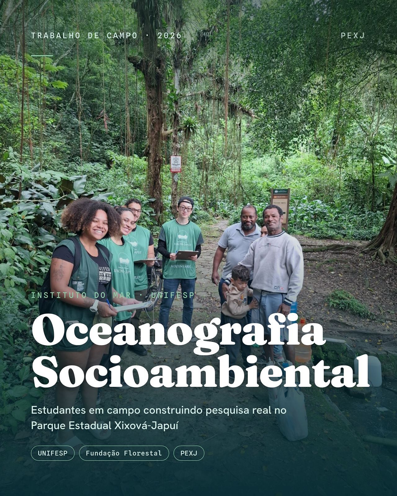 No âmbito da UC Oceanografia Socioambiental, nossos alunos do curso de Oceanografia do Instituto do Mar estão desenvolvendo um protocolo de questionários para compreender a experiência dos visitantes no Parque Estadual Xixová-Japuí.
A atividade é realizada em parceria com a gestão da unidade de conservação e tem caráter exclusivamente didático, contribuindo para a formação dos estudantes e para o desenvolvimento de métodos interdisciplinares aplicados à pesquisa em Oceanografia.
Mais do que aprender conceitos em sala de aula, os estudantes estão vivenciando todas as etapas da construção de uma pesquisa: dialogando com gestores, refletindo sobre métodos de coleta de dados, realizando atividades de campo e discutindo a relação entre sociedade e natureza em áreas protegidas.
Temos muito orgulho do comprometimento, da seriedade e do entusiasmo demonstrados pela turma ao longo dessa atividade. É inspirador acompanhar futuros oceanógrafos e oceanógrafas construindo conhecimento de forma crítica, colaborativa e conectada aos desafios da conservação.
Parabéns a todos e todas pelo excelente trabalho! 👏💙 Obrigada @parqueestadualxixovajapui pela parceria.