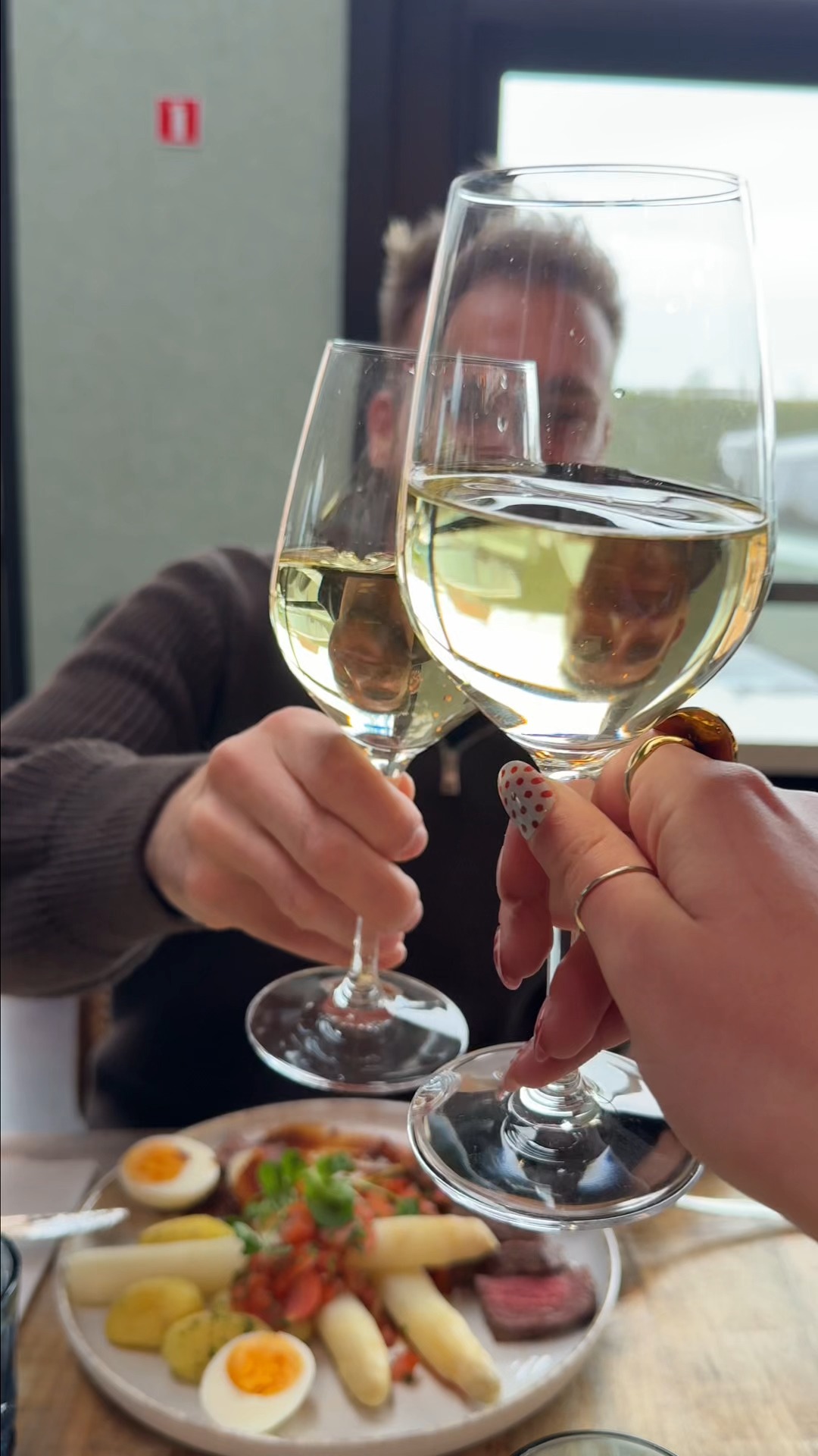 Klinken op de goede momenten! 🥂 Een uitgebreide lunch of een gezellige borrel, het kan allemaal bij ons op de weide.
Reserveer nu jouw tafeltje op onze website!