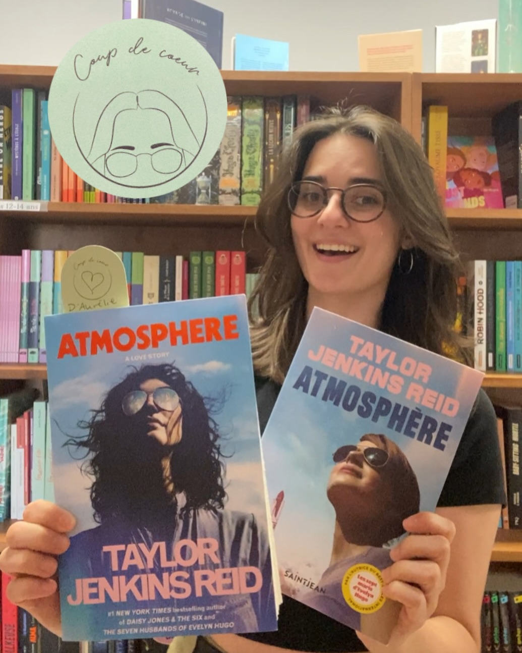 COUP DE 💙 D’AURÉLIE 🚀
« Atmosphere » par Taylor Jenkins Reid (@tjenkinsreid), disponible en anglais et en français!
« Plongeon dans l'univers de la NASA des années 70, tout en abordant des thèmes importants, comme la place des femmes dans des milieux principalement masculins ainsi que l'amour inconditionnel, sous toutes ses formes. 👩❤️👩 Une histoire accrocheuse et une romance touchante. »
- Aurélie
#lecture #moisdesfiertés #libraire