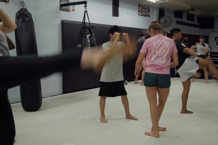 Intro to Muay Thai with Kru @kickwithvic 💥