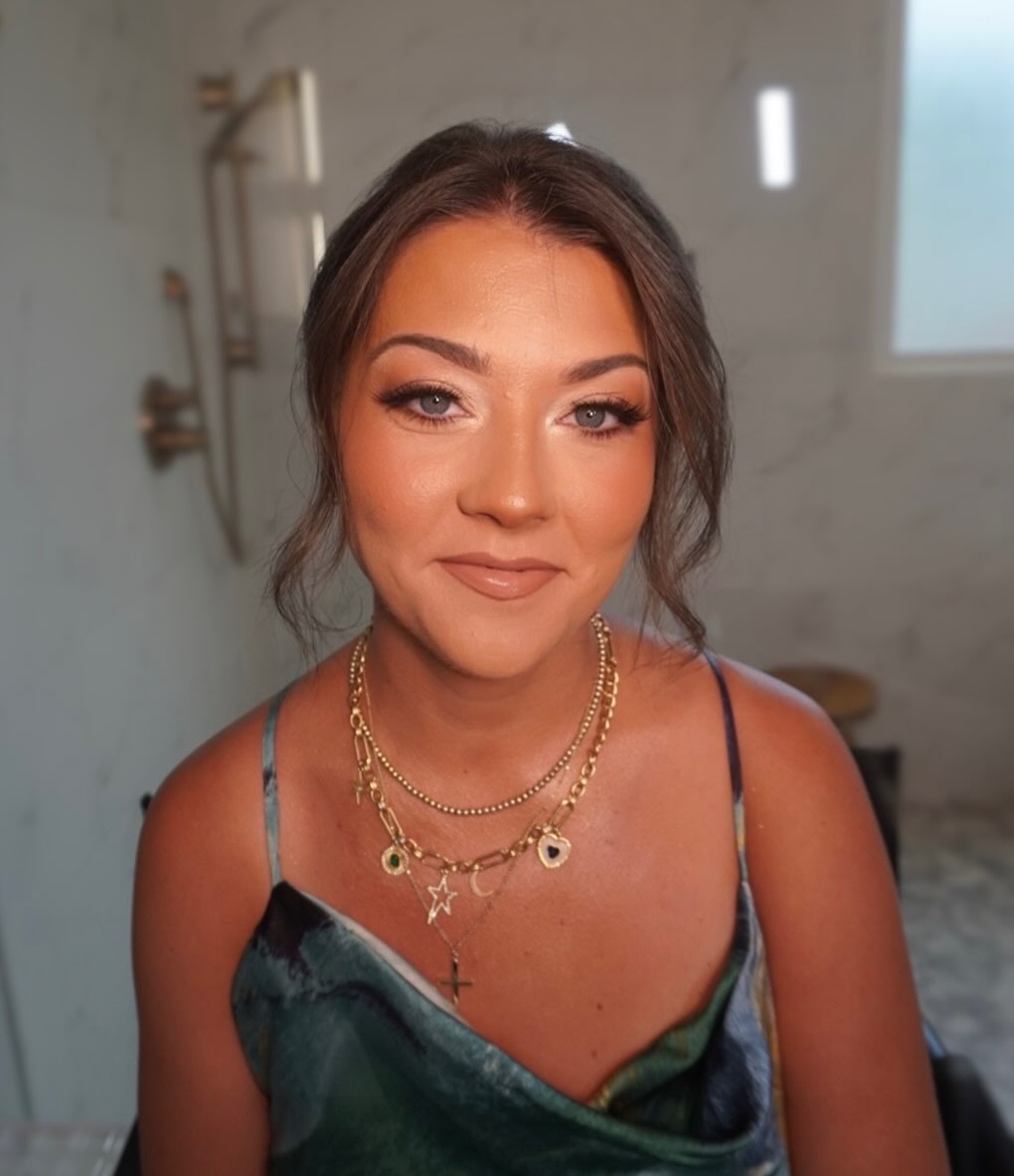 Makeup for beautiful Devon 💚
