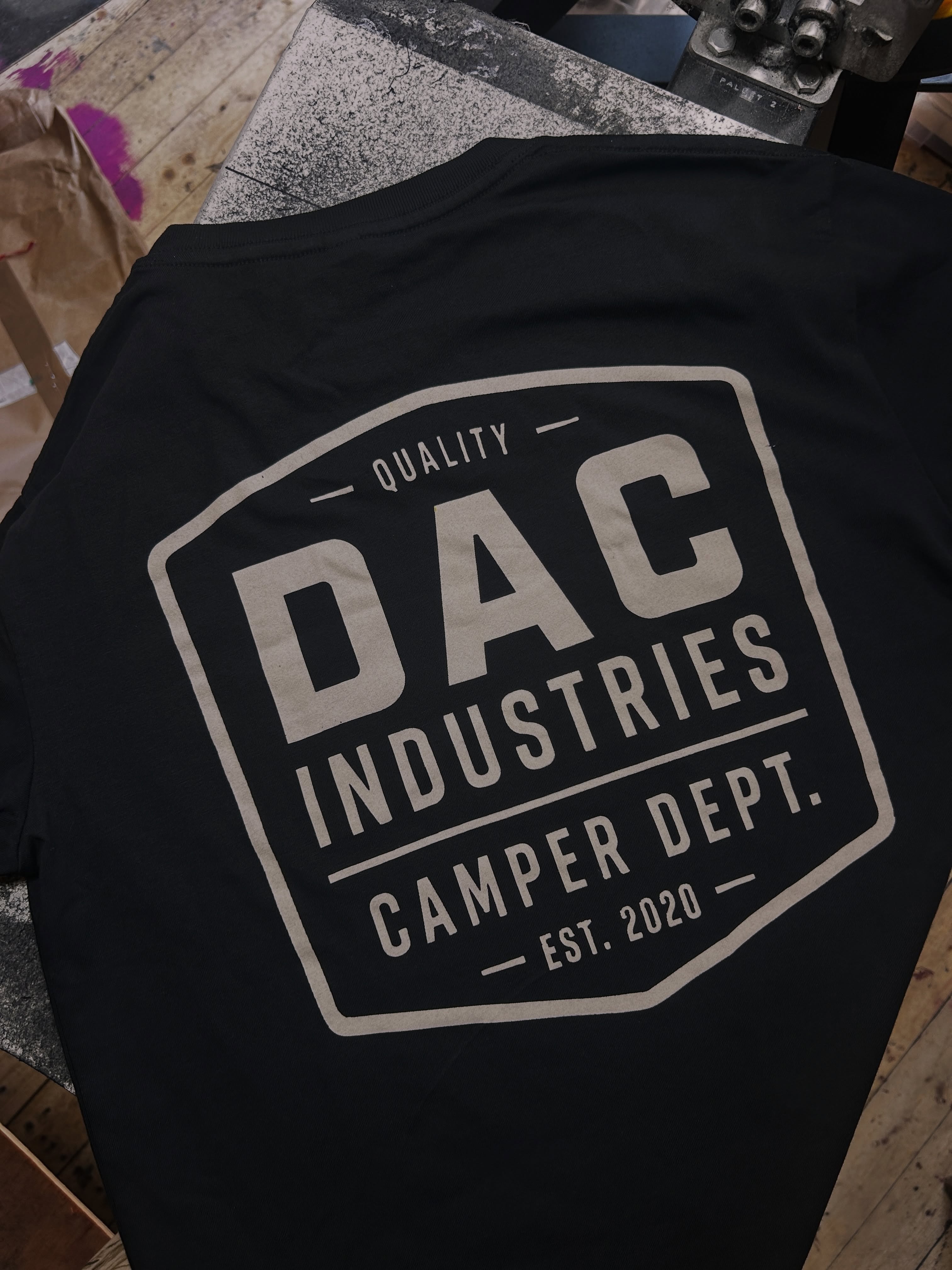 Tees for @dan.a.chambers going out last week
————
Beige discharge printed for a long lasting print that’ll never crack or fade.
Quality @earthpositive.future premium tees that are kind to the environment.