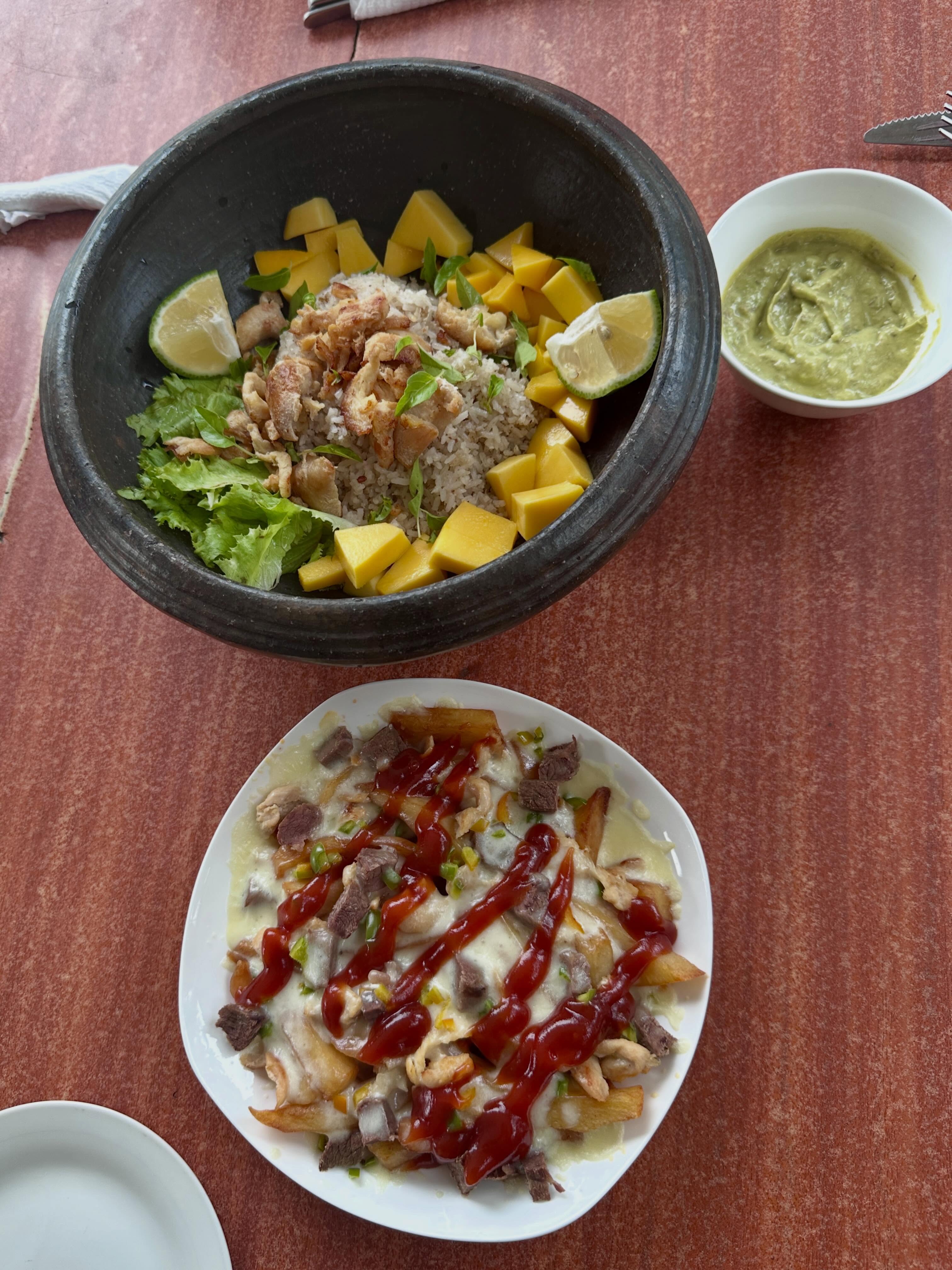 Chicken Salad Bowl + Loaded Fries, because why choose? 😍
Come find this and more at Afiki Restaurant.
#Afiki #LoadedFries #ChickenBowl #EatLocal #GoodFood