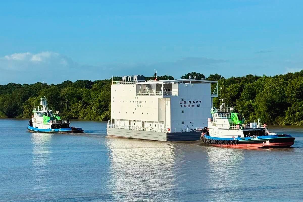 Julie F towing the new U.S. Navy YRBM 61 from Conrad Amelia, LA to Seattle, WA. Tug Simone tailing.
Safe voyage Julie F !!
