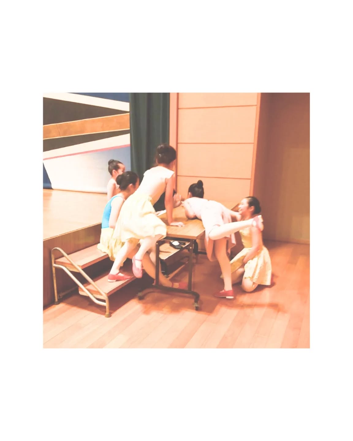 一緒に踊ること👭
いつも違うクラスで練習している踊りを合わせてみると、
楽しいです☺️
#バレエ教室 #山形 #天童 #村山 #習い事
