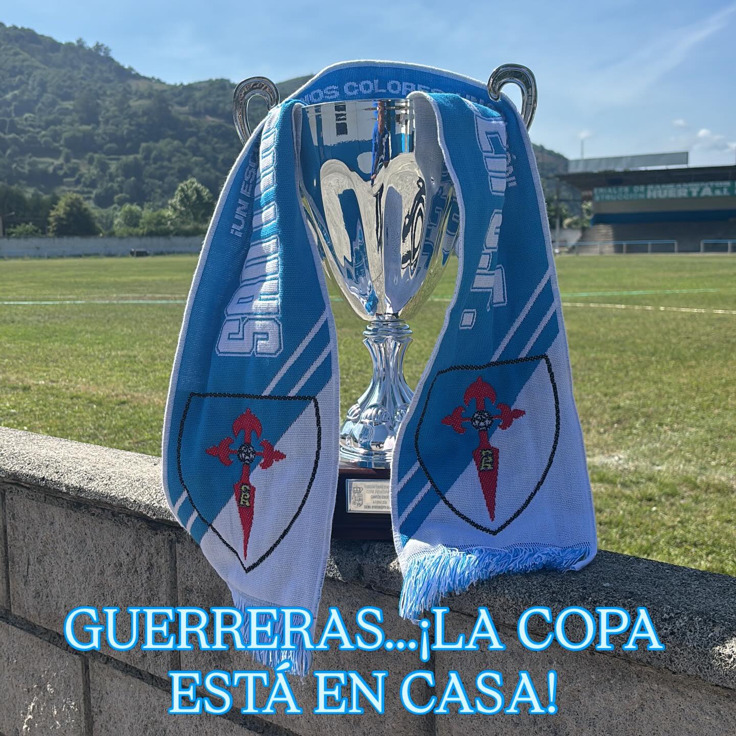 Nuestro equipo femenino hace historia en el club! Ganadoras de la copa principado en la disputada final. El trofeo ocupará un buen sitio en nuestras vitrinas. Orgullosos de vosotras!
#guerreras #soydelsantiagodealler