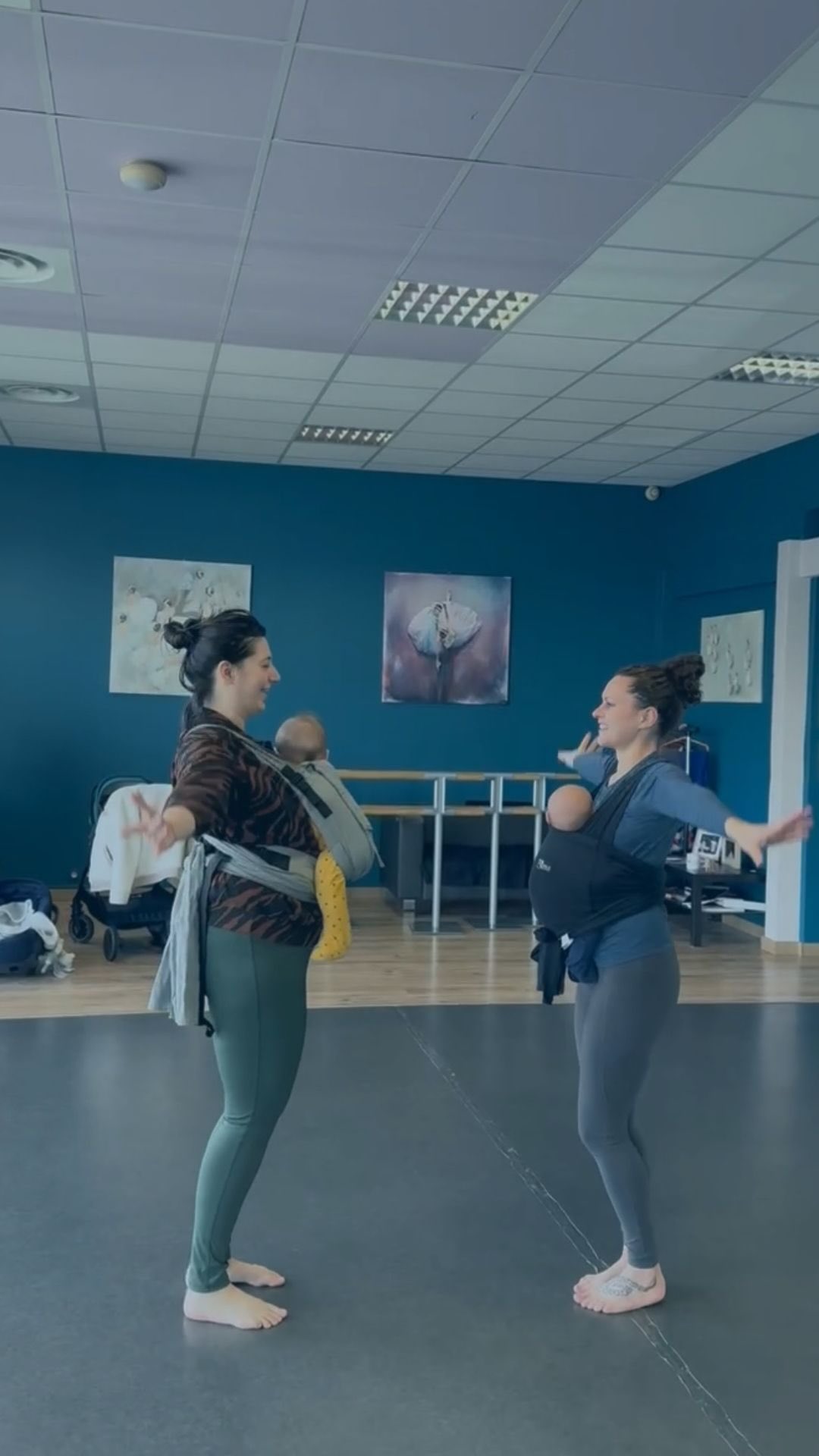 🪩 Les ateliers @mamdanse®️ : c’est
Respirer, bouger, bercer, partager, créer du lien ensemble ✨(Se faire du bien tout en apaisant bébé) 💞
‼️ Dernier rendez-vous de la saison le 16 juin à 10h30 à La Cinquième Arabesque à #Eysines.
Réserver vite votre place pour vivre ce moment de joie et danser avec votre bébé 🤱 💫 🪩
(lien Helloasso dans la bio de La Cinquième Arabesque)
@lacinquiemearabesque
#mamdanse #danseportage #parentbebe @izibaby.fr #bordeaux