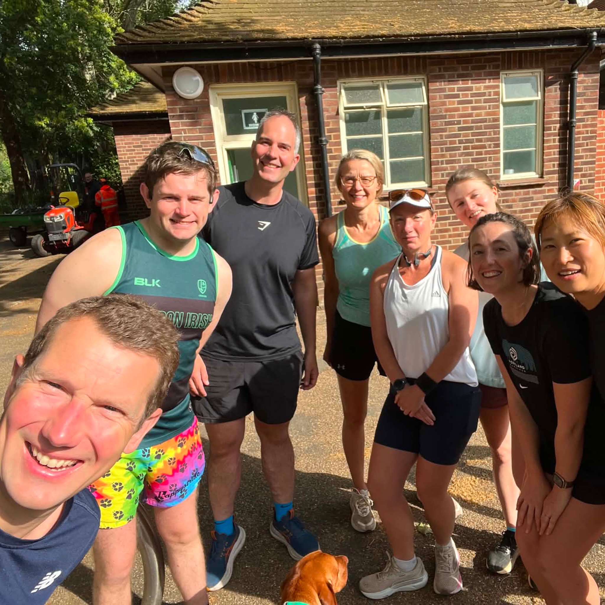 A great turnout for our Sunday sessions - both meeting at The Teahouse, Bishops Park. It was the second week of our trial of an earlier club run at 8.30am followed by our usual 10@10 group. Thanks for hosting @smacdougall1983 🙌🏻
.
#runnersofinstagram #runningclub #runlondon #londonrunners #sundaylongrun