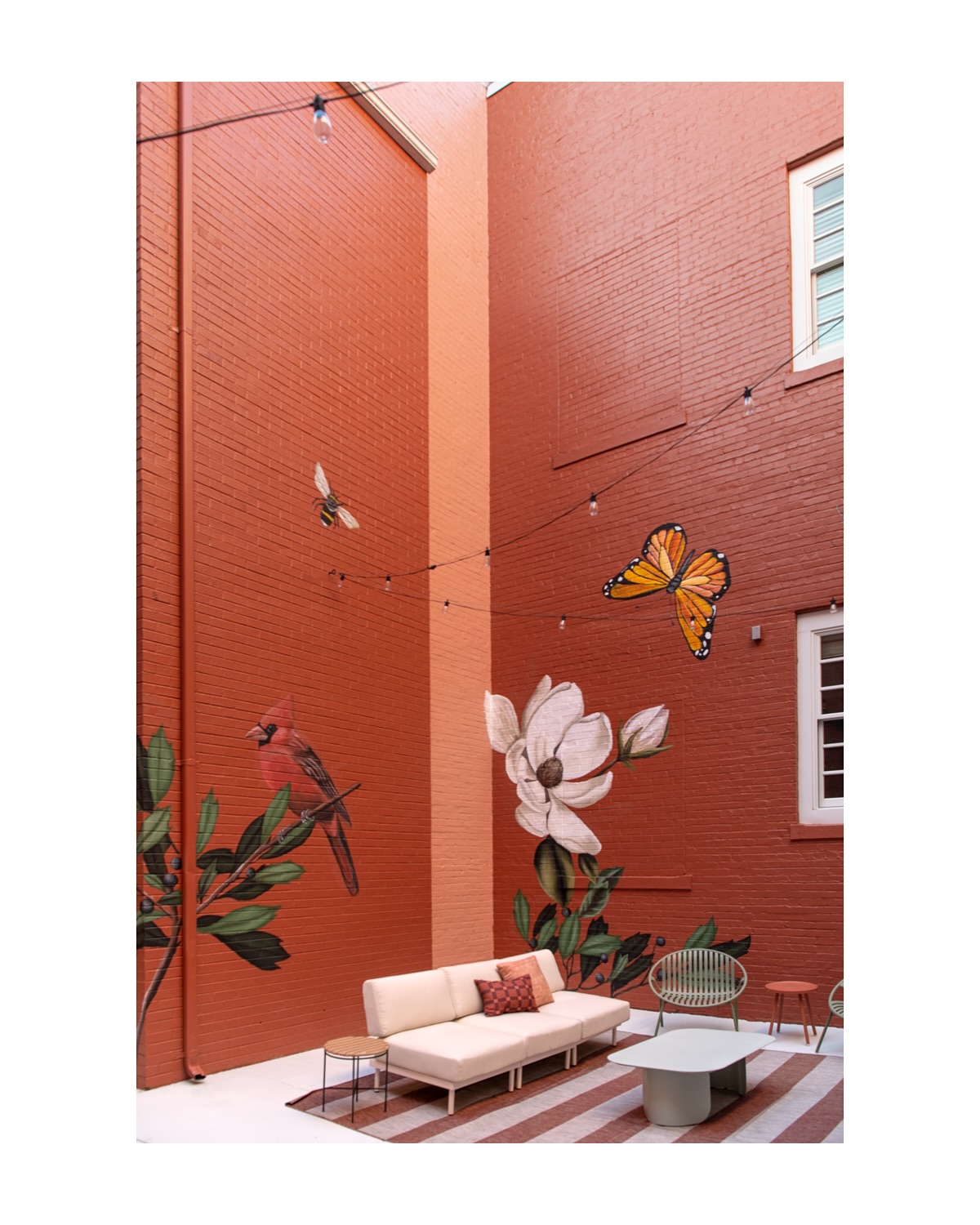 Guess what? The Flora has TWO courtyards! Which one would you kick back in?
design, signage and branding: @campfireandco
architect: @rvacornerstone
developer: @waukeshawdevelopment
photography: @laura_visioni