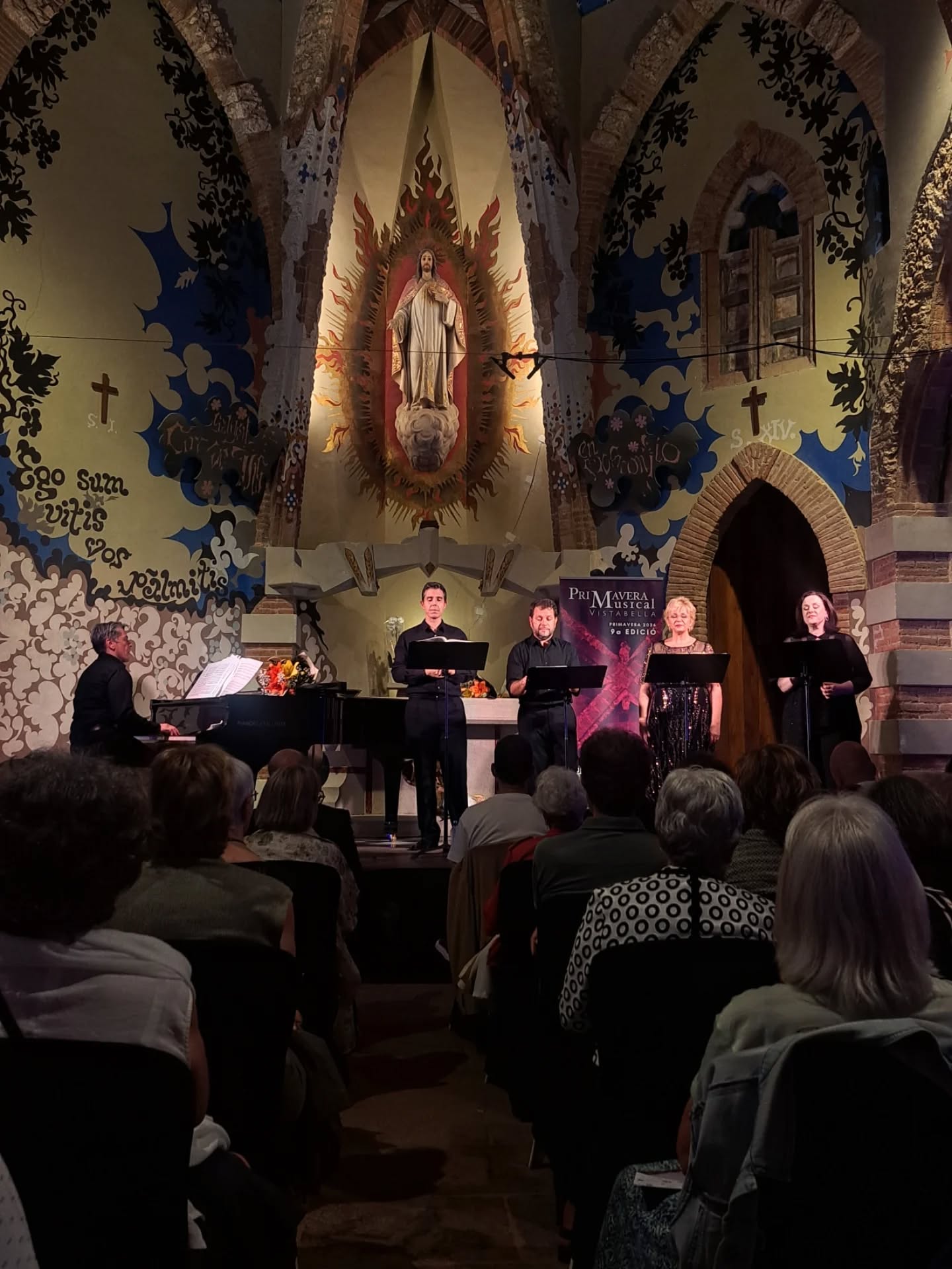🤗 Increïble viatge al romanticisme amb els '5 elements'!
Moltíssimes gràcies per aquest concertàs @matheumarta @mireiapintomezzo @rogerpadulles @joanmartinroyo i el pianista @stanisfp !!
Gràcies a tot el públic per acompanyar-nos en aquesta 9a Primavera Musical a Vistabella
Un cicle que ha estat possible amb el suport de la @dipta_cat i @icec.cat
@marcguerris @ajlasecuita @visit_vistabella @esglesiatgn @govtarragona @cultura_cat icec #primaveramusicalvistabella