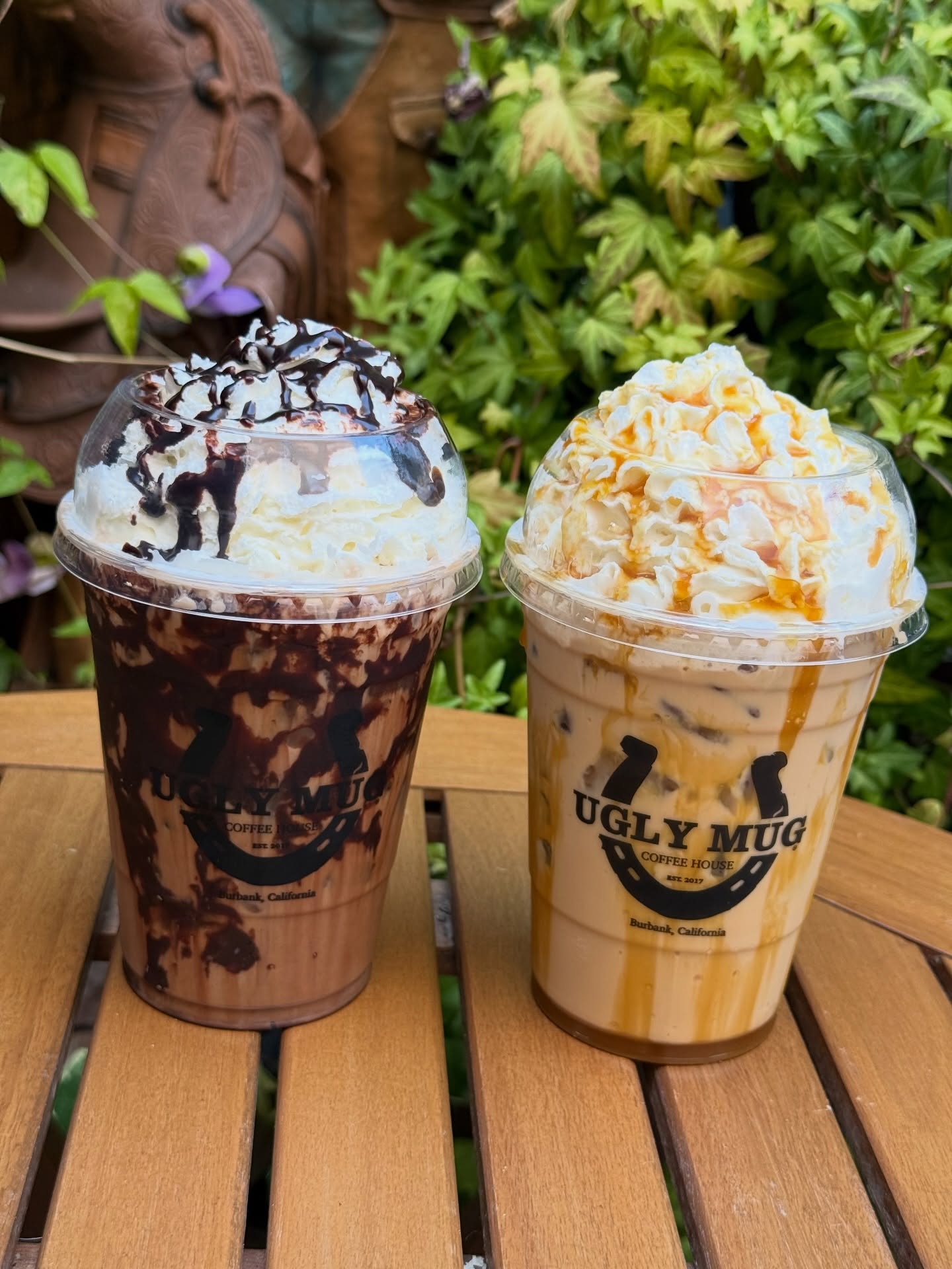 📍 Stop by, grab a seat, and sip into the weekend with us @theuglymugcoffeehouse
#coffeeshop #theuglymugcoffeehouseburbank #icedmocha #caramelmacchiato #coffeeculture