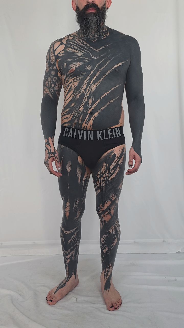 Heavy blackwork bodysuit tattoo in progress at Future Ink Oakland California Bay Area
@futureink.co and @when.in.doubt.black.it.out
.
.
.
.
.
#bayareatattoo #californiatattoo #whenindoubtblackitout #blackouttattoos #heavyblackworktattoo
