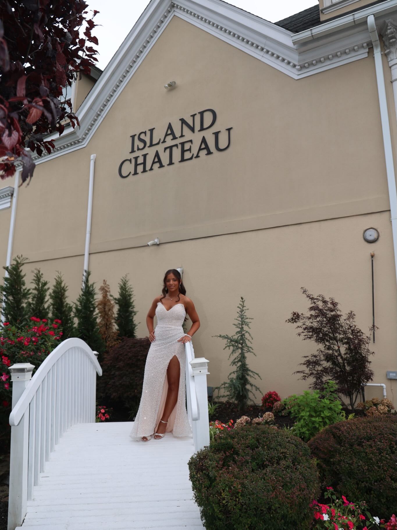 Last night we celebrated Alexandria’s Sweet 16, and it sure was a sweet one!
Our vendors were top notch and had the party going all night long.
Dj: @e2dj
Photo / Video: @evpaffairs
Ballons / Decor / Candy Table : @balloonsplusstatenisland
Venue: @islandchateau
#cateringhall #statenislandnny #cateringhallstatenisland #notyourgrandmascatering #islandchateau