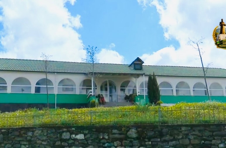 Nga heshtja… në kujtesë.
Nga harresa… në identitet.
Teqeja e Kreshovës u ringjall.
Jo vetëm mure.
Jo vetëm restaurim.
Por shpirt.
Një vizion që mbeti amanet…
dhe pret të vazhdohet.
Lajmi në koment! 👇
#Kreshove #BabaHekuran #Trashëgimi #Shpirt #historia