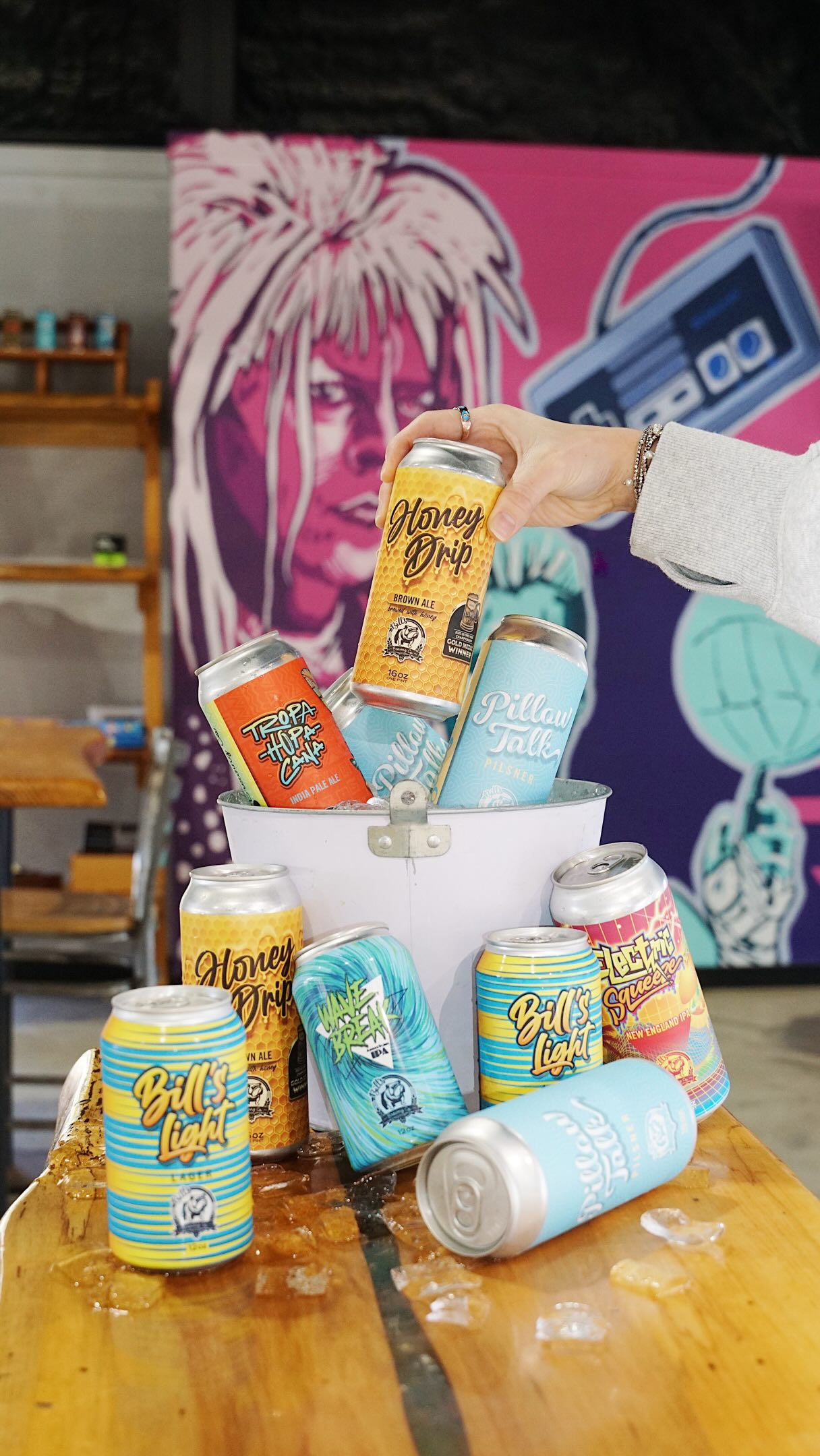 Saddle up and come visit your favorite OG Bill’s Regulars now serving behind the bar 🤠🍻
IYKYK…
𝗟𝗼𝗼𝗸𝗶𝗻𝗴 𝘁𝗼 𝗷𝗼𝗶𝗻 𝘁𝗵𝗲 𝗳𝘂𝗻? 𝗪𝗲’𝗿𝗲 𝗵𝗶𝗿𝗶𝗻𝗴!
Kitchen staff, servers, food runners, and beach volleyball refs
Email brookes@seeyouatbills.com to apply today!
#SeeYouAtBills #Regulars #BarHumor #Bartender #Hiring