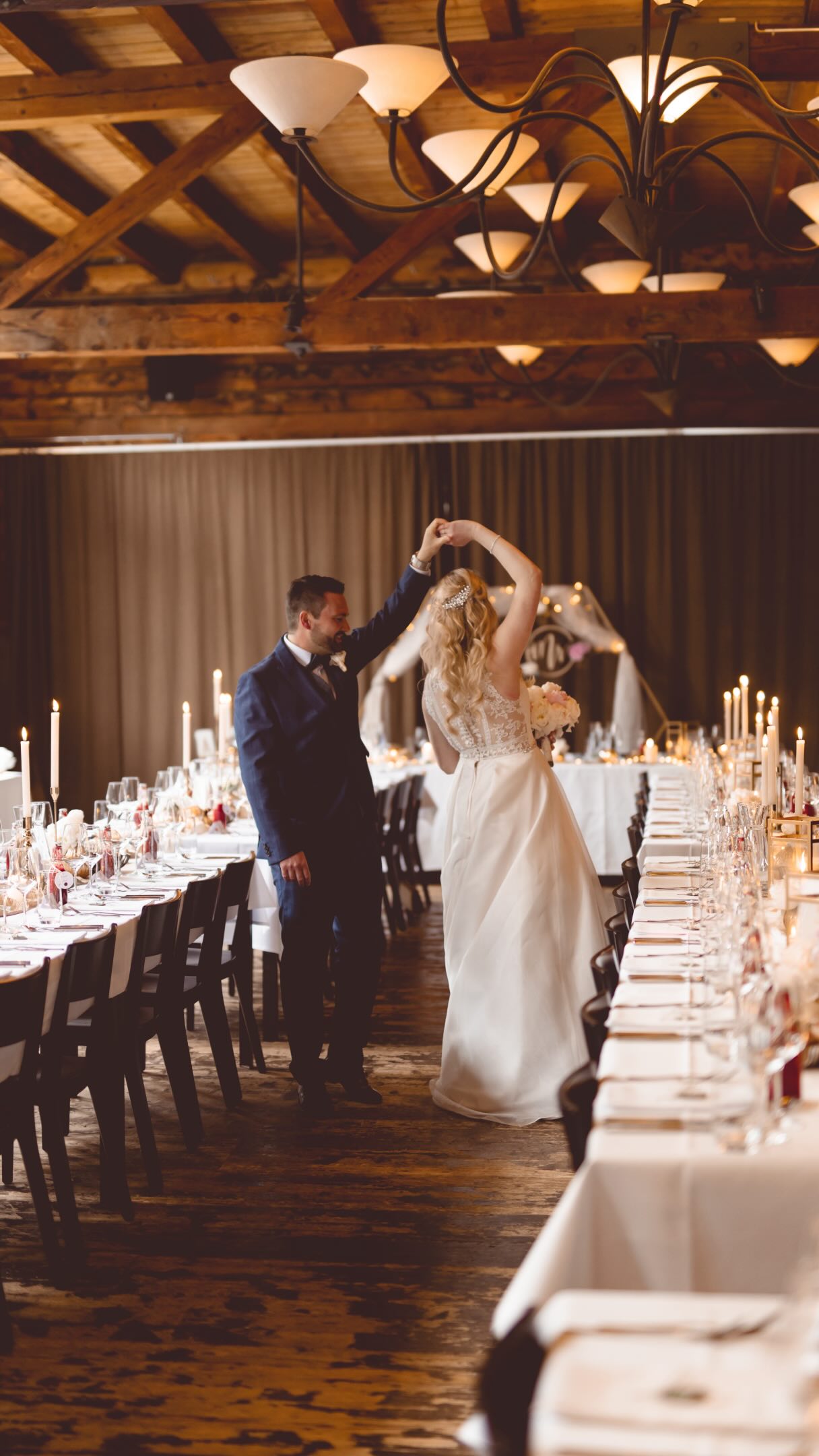 ✨ Hochzeits- & Eventdekorationen
✨ Repost aus dem Archiv ✨
Mit ganz viel Liebe zum Detail entstehen einzigartige Dekorationen für Hochzeiten und Events. 🤍
Ich freue mich darauf, auch euren grossen Tag mitzugestalten.
📅 Repost 2023