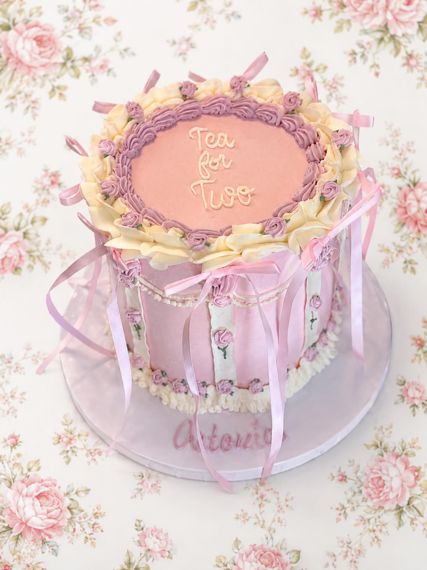 #teafortwo #teafortwocake #murielscakesandcookies #floralcakes