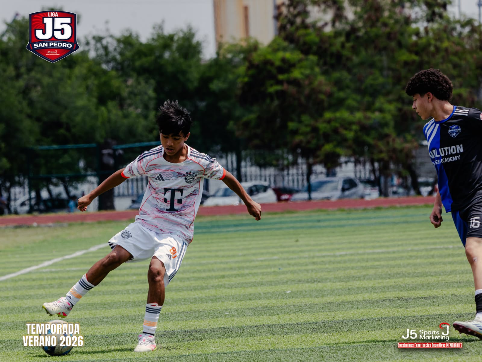 📸 𝔽𝕠𝕥𝕠𝕞𝕠𝕞𝕖𝕟𝕥𝕠𝕤 del partido 📸 @ponce.shots
⚽️ Tardes Mágicas de Liga J5 San Pedro Soccer
🏟️ Cd. Deportiva Churubusco
#NosVemosEnLaCancha #LigaJ5 #soccer