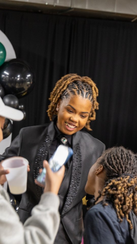 Destiny’s 2026 Prom Send Off ✨
Des, we are so proud of you and all that you have accomplished. We know this is only the beginning and you will have so many great things ahead.
Thank you for allowing us to be part of your special day and celebrate alongside your family and friends. Seeing everyone come together to support and celebrate you made the day even more meaningful.
Congratulations to Des and to all of the seniors graduating this year. Wishing you success, happiness, and countless opportunities in the next chapter of your journey.
🎓@des_839
🍽 @cajuncafechicago
📸@ray_mitchell_photography76
@bigh76
@traytif21
@lyrakal_ivyx3
📍@spaceishchicago
#CajunCafeChicago
#chicagoevents
#PromSendOff
#GraduationSeason
#catering