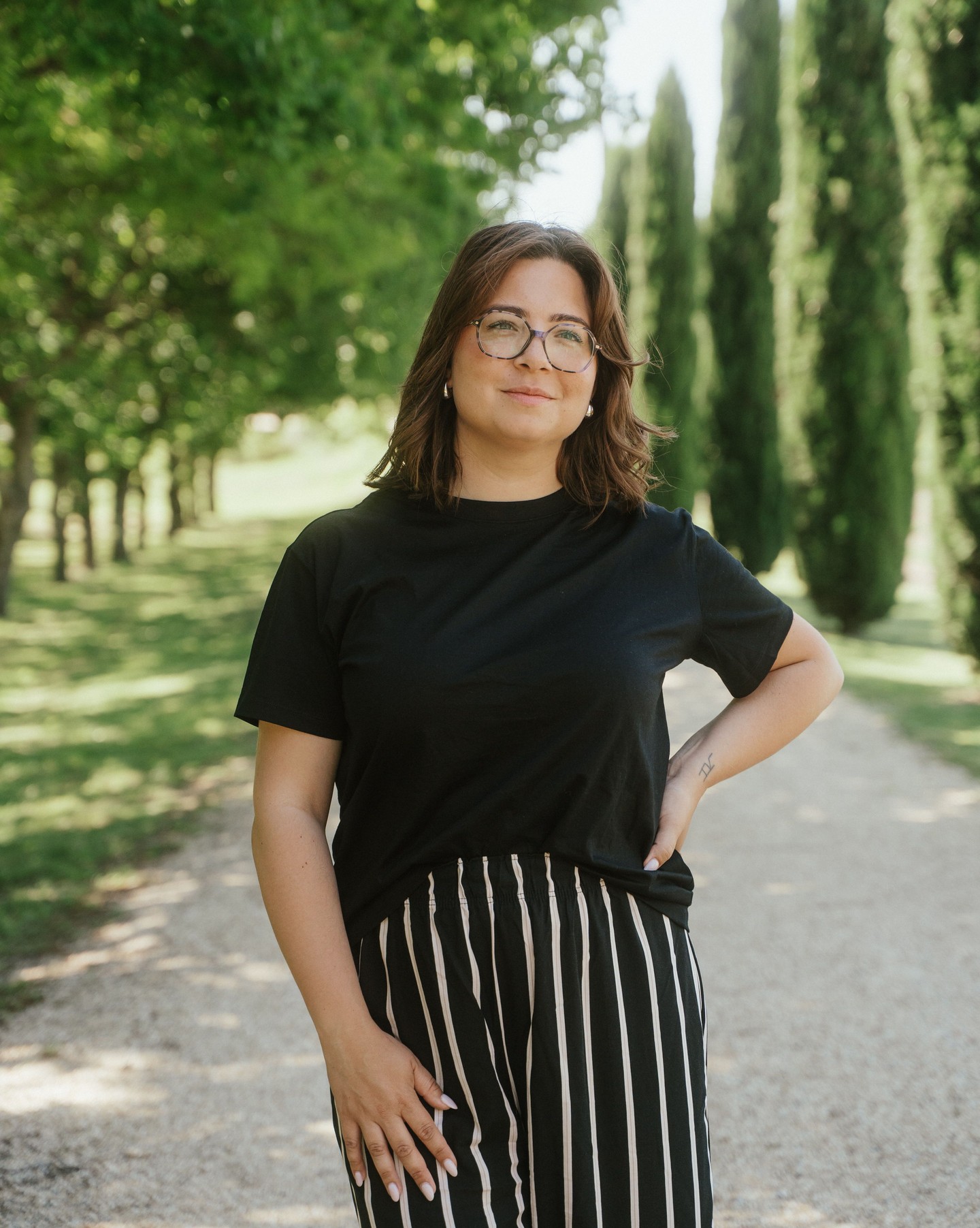 Planning weddings often takes me outside of Paris and its surrounding area, particularly to Provence, to the region of @mc2monamour_luberon ❤️
Couples from the Paris region are drawn to the sunshine, the pleasant temperatures, the sound of cicadas, and the scents of the south!✨
Wedding planner paris - wedding planning - organisation de mariage
#weddingplannerparis #organisationmariage #mariageparis #mariageprovence #mc2monamour