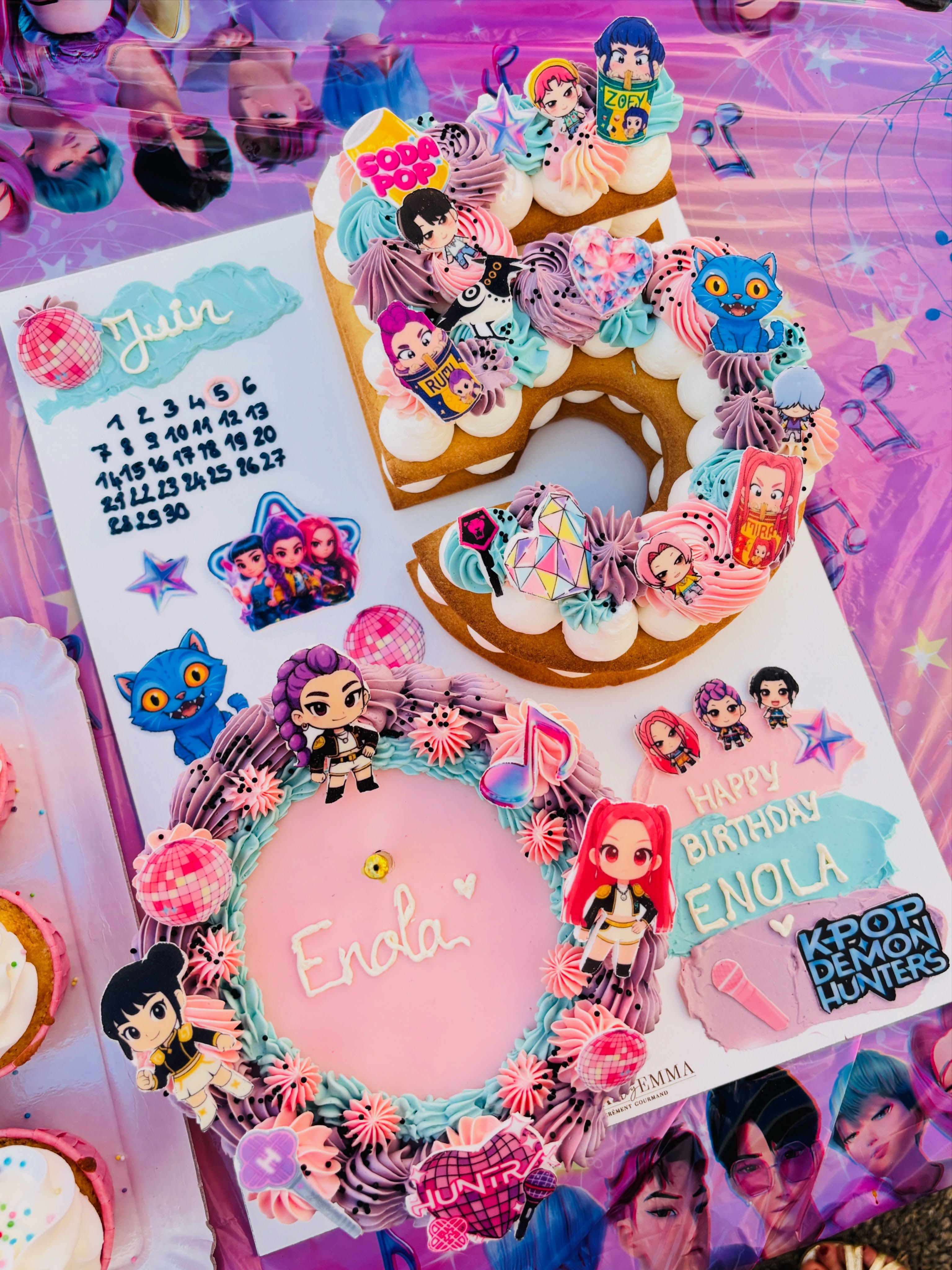 Aviez vous devinez le thème du gâteau de ma fille?
Passion kpop / démon Hunter / huntrix / rumi 🎤💗⭐️
Je n’ai pas fait de gros gâteau cette année et je trouvais sympa de changer de format
Vous en pensez quoi?
#kpop #demonhunters #huntrix #kpopdemonhunters #kpopdemonhunterscake