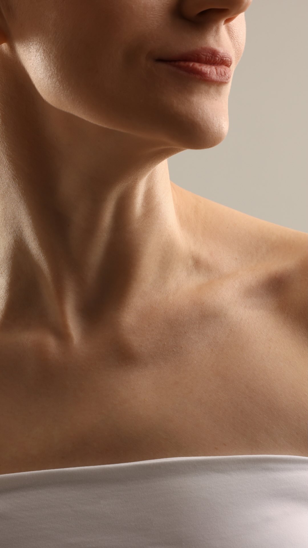 Those vertical neck bands that become more noticeable with age? Theyâre called platysma bands, and Dysport can help soften their appearance by relaxing the muscle responsible for creating them.
If youâve been thinking about treating your neck, now is the perfect time.
From June 8â13, ASPIRE members can receive 2X savings on a qualifying Dysport treatment. Simply redeem your ASPIRE points at checkout and unlock double the reward value instantly.
Itâs one of our favorite Dysport promotions of the year, and it only lasts through June 13.
Book your appointment at HWSkin.com.