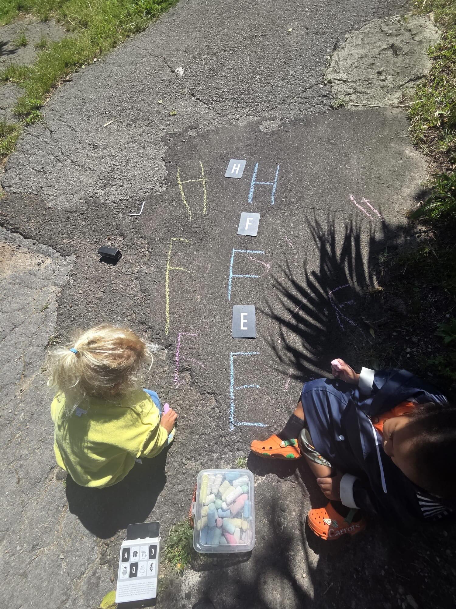 A learning opportunity can be anywhere or anything if we slow down and look!! 👀
Using sticks, sand, chalk, and the natural world around us, children at KANS are building letter recognition, fine motor skills, and a love for learning—all while having fun outdoors. Because here at KANS, we love to turn everyday moments into meaningful learning experiences!! 💚 #kansbermuda #childrenprograms #naturebasedteaching #nature #bermuda