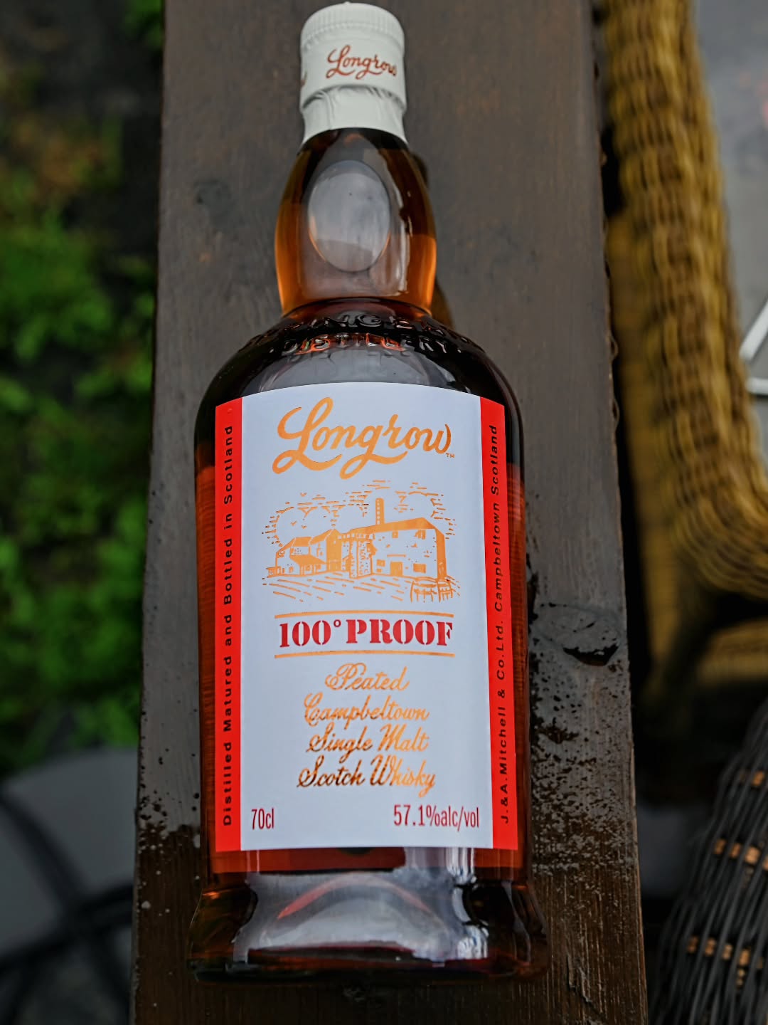 Well....after a few days of mid temps and varied weather we are back to the dreich wetness and dark skies.
It automatically has me wanting to sip something with some oomph to it.
This 100 proof (British) Longrow from @springbank1828 looks like it could be the magic. Matured in ex-bourbon and Pinot Noir Casks, this replaces the now discontinued Longrow Red series. Those featured the heavily peated Longrow with red wine barrels.
I have said that Longrow is my least favorite of the Springbank brands BUT I always liked the Longrow Red series so I have high hopes for this one.
.
.
.
.
.
#whisky #springbank #longrow #smokey #wine