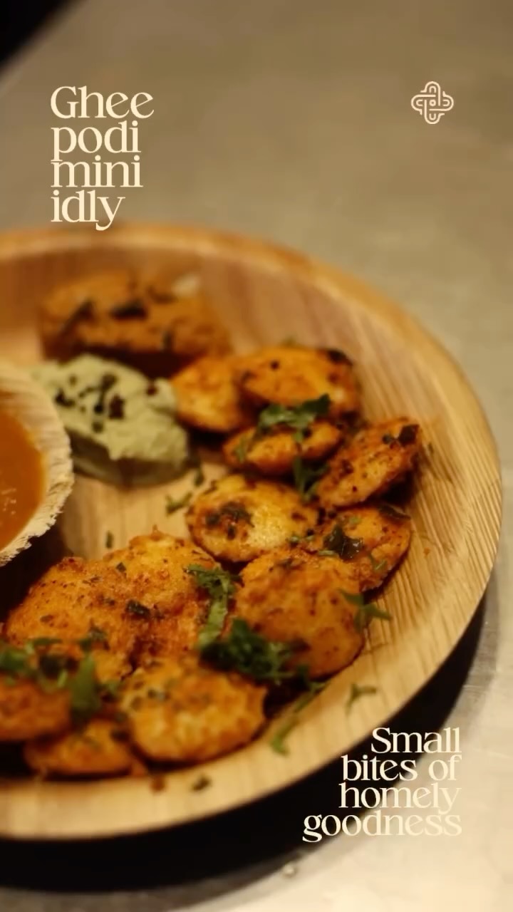 Small bites of South Indian comfort, served hot. Our Ghee Podi Mini Idlis are soft, spicy, and dangerously easy to finish in one sitting🤤🧡
{UpSouth, Podi Idly, Filter Kaapi, South Indian, Amma, Pune, Guwahati, Flavours of Home, Nostalgia}