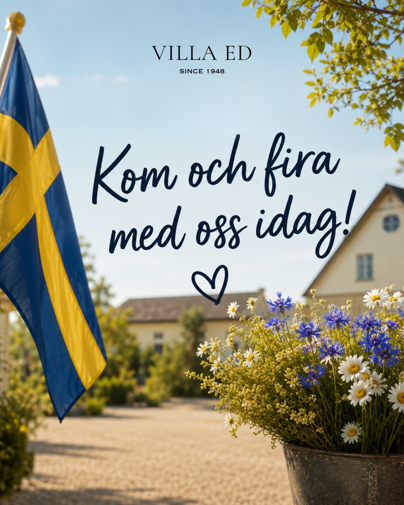 Välkommen att fira Nationaldagen hos oss idag den 6 juni kl. 11–16 🇸🇪
Precis som tidigare år bjuder vi in till ett härligt firande fyllt av gemenskap, musik och sommarkänsla ☀️
I trädgården väntar livemusik, fiskdamm för barnen och massor av gott att njuta av. Caféet är fyllt med hembakat och något gott att äta och dricka för alla smaker.
Dessutom erbjuder butikerna 10 % rabatt under hela dagen! ✨
Ta med familj och vänner och kom och fira Nationaldagen tillsammans med oss 💙
Vi på Villa Ed
Inredningsbutik @villaedinredning
Klädbutik @villaed_by_glozzy
Café & Bistro @cafevillaed
Frisörer @villaed.frisorerna
Injektionsbehandlare @beautylin.se
Kroppsvård & Massage @lindaholtzkroppsvard
Inemotion Psykologi @inemotionpsykologi
Keramik @lerkallan
Skulpturskogen Villa Ed
Hundfrisör @tassochtrimbyjosefin