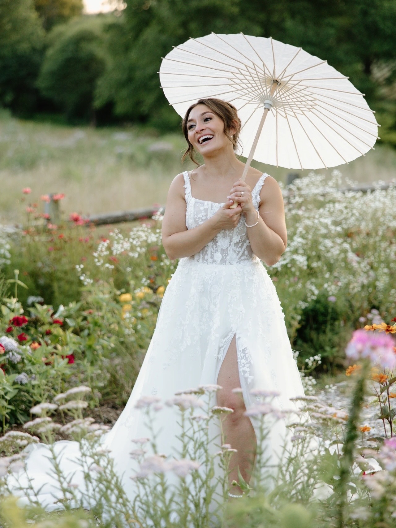 The face you make when your wedding day was everything you’ve dreamed of 🤍
⠀⠀⠀⠀⠀⠀⠀⠀⠀
@joshuabinghamphoto
@sleepingbeedesigns
@psbeautybypatience
@heatherreastylestudio
⠀⠀⠀⠀⠀⠀⠀⠀⠀
Glen Ellen Farm | historic & garden wedding venue in Maryland | now booking 2027 weddings.