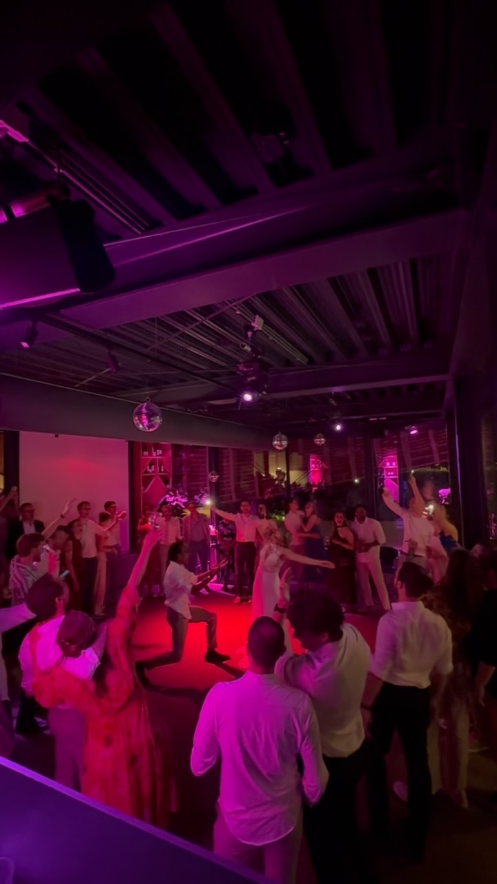 🎉🪩 I’ve played every type of wedding you can imagine: multicultural, intimate, international and massive all-night parties. Every celebration is unique, so I tailor the music based on the couple’s wishes, guest requests, and my years of experience. But I never lock it in. I’m always ready to switch things up if the dancefloor is ready for something else. You bring the people, and I’ll read the room to create the perfect vibe. Here’s a glimpse of what one of last week’s wedding parties looked like from my point of view.
#weddingdj #allarounddj #djamsterdam