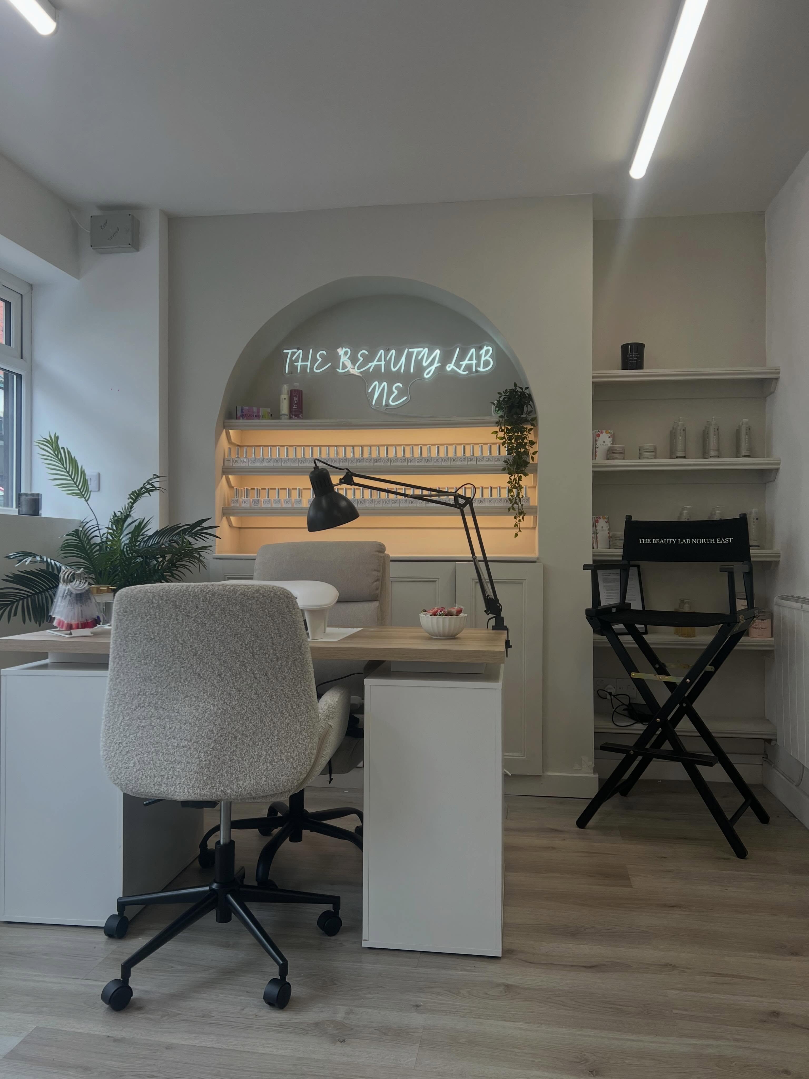 ✨ EEEK! We can’t believe how gorgeous the Felling salon makeover has turned out! ✨
The transformation at Felling is finally coming together, and we are absolutely in love with the results! 🤍
A huge thank you to Lee and the team for helping bring our vision to life. We are so unbelievably happy with how this area has turned out and can’t wait to show you all! 🙏🏻
🎉 DON’T FORGET! 🎉
Join us for our Salon Relaunch Event on Saturday 11th July from 10am–1pm!
✨ Exclusive discounts and special offers
✨ Treats and refreshments
✨ Raffle prizes to be won
✨ A chance to see the salon’s fresh new look
Thank you to all of our wonderful clients for your continued support. We truly love our little salon and can’t wait to celebrate with you all! 🤍
#SalonMakeover #FellingSalon #HairSalon #BeautySalon #SalonRelaunch