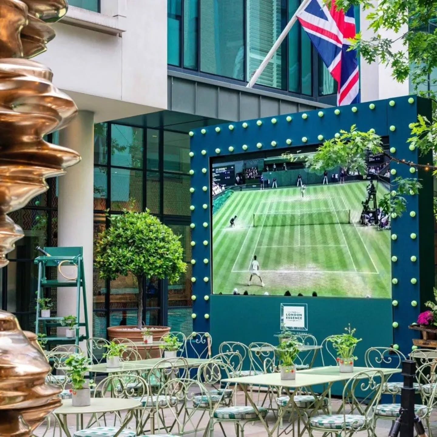 Ham Yard's 'Centre Court-Yard'
⠀
Returning for a third year this summer, @hamyard_hotel ‘Centre Court-Yard’ will once again showcase live coverage of The Championships on its large LED screen throughout @wimbledon
⠀
Enjoy every moment of the action with a cocktail in hand, classic strawberries and cream, or a specially created afternoon tea, while listening to live commentary through wireless headphones for an immersive viewing experience
⠀
Monday 29th June - Sunday 12th July
Screening from 11am daily
⠀
Reservations will be available for the Ladies’ and Gentlemen’s Singles and Doubles Finals (11–12 July)
⠀
➡️ Get in touch with our Luxury Travel Specialists on +44 746 786 23 53 |reservations@serenitymiles.com