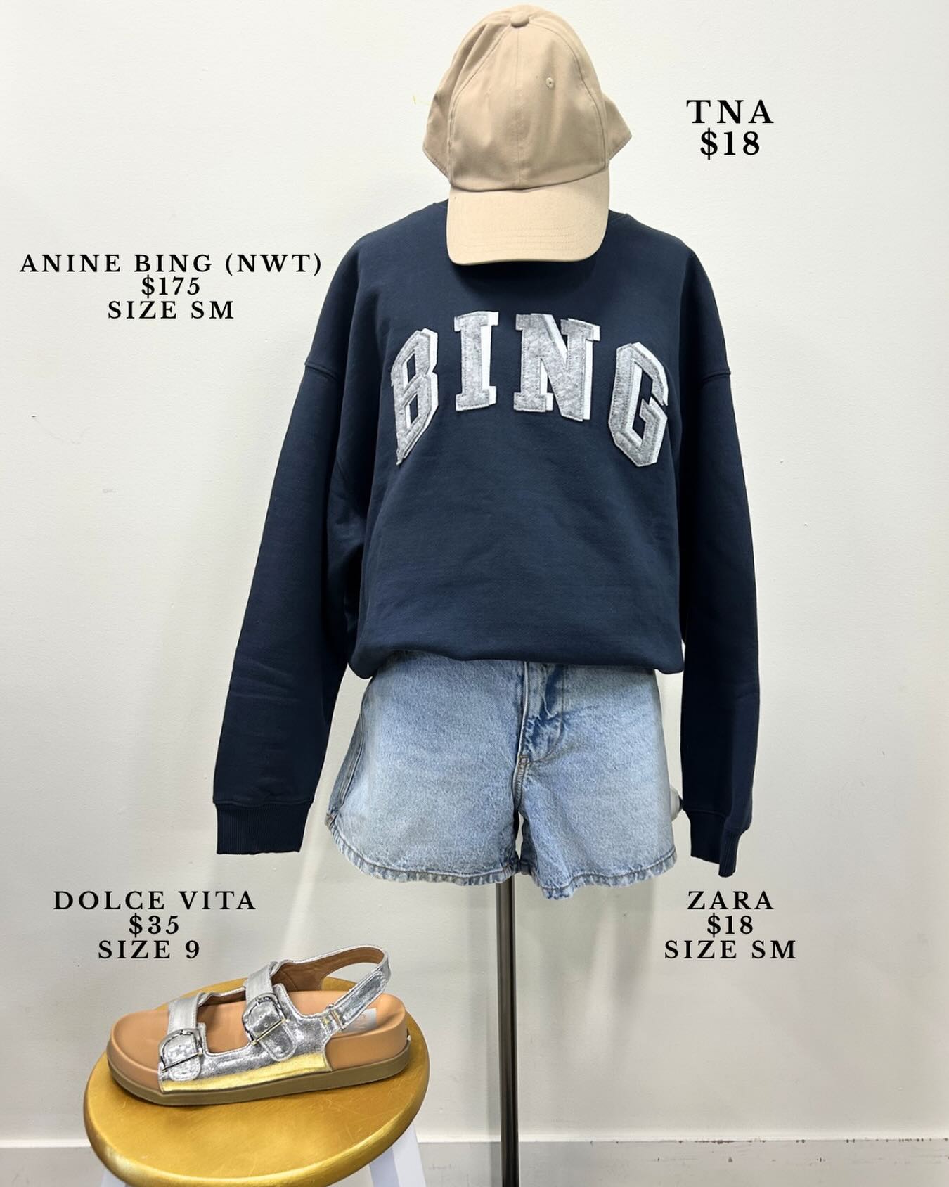 We love an oversized sweatshirt! ๐